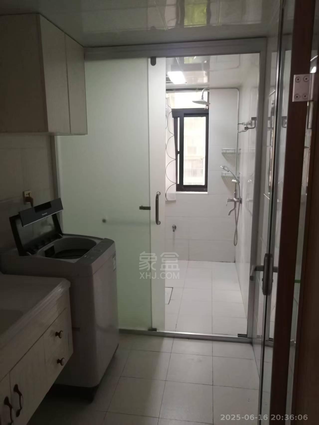 武广国际学苑 3室2厅2卫 2500.0元/月 武广国际学苑 3室2厅2卫 2500.0元/月小区图