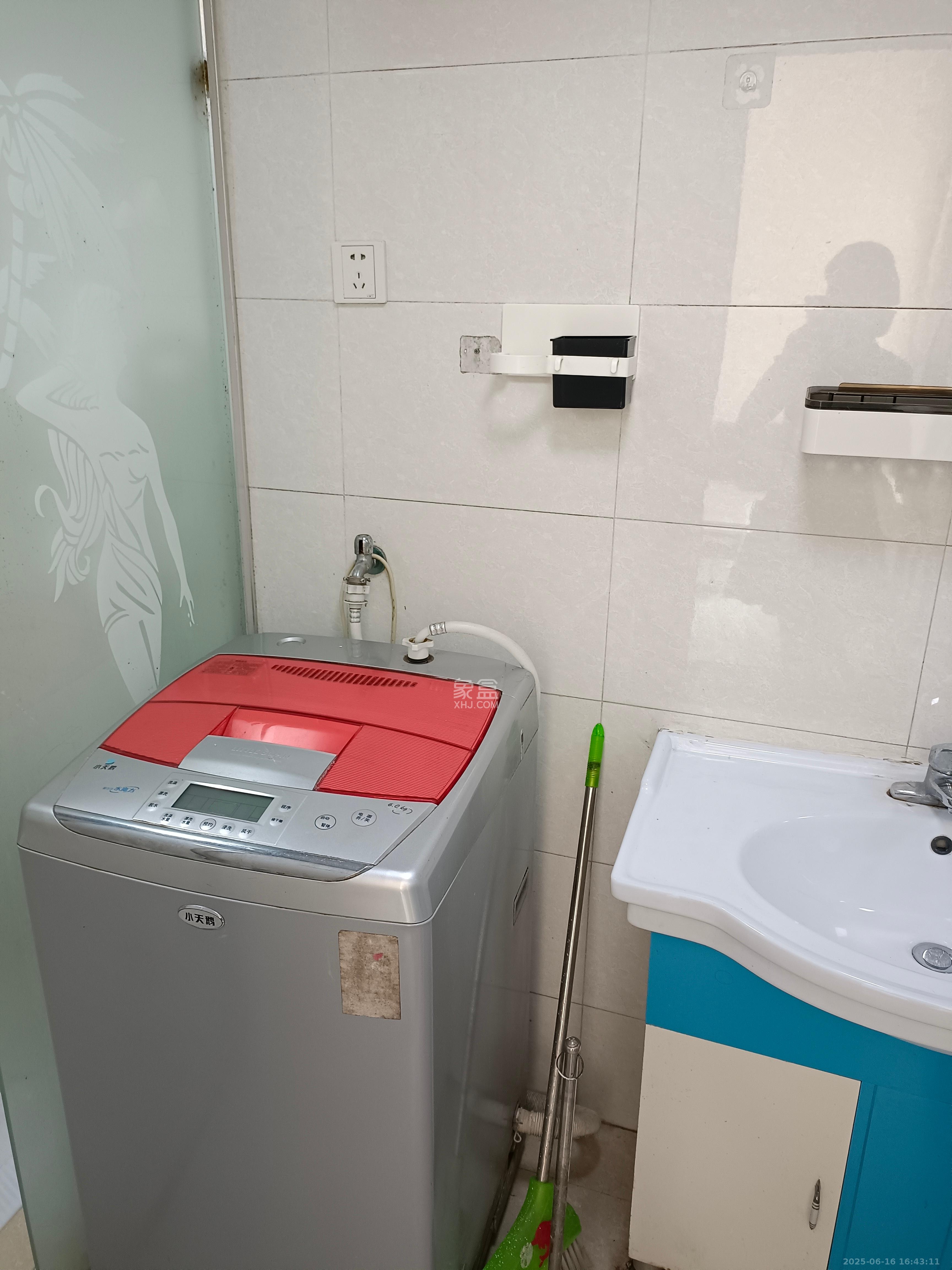 怡海星城  1室1厅1卫   1300.00元/月室内图