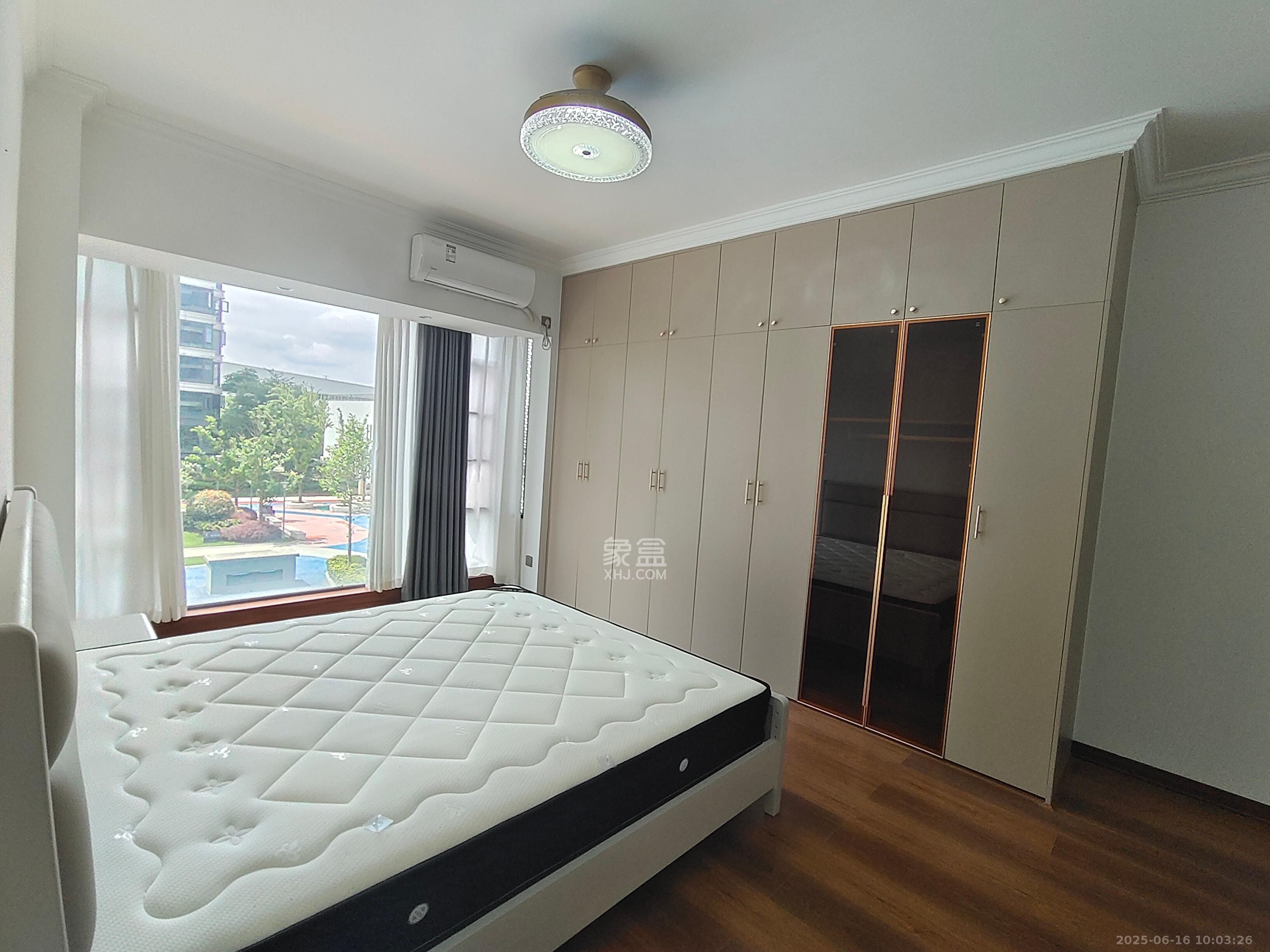 福天星中心(福天星雅苑) 4室2厅2卫 4500.0元/月 福天星中心(福天星雅苑) 4室2厅2卫 4500.0元/月室内图