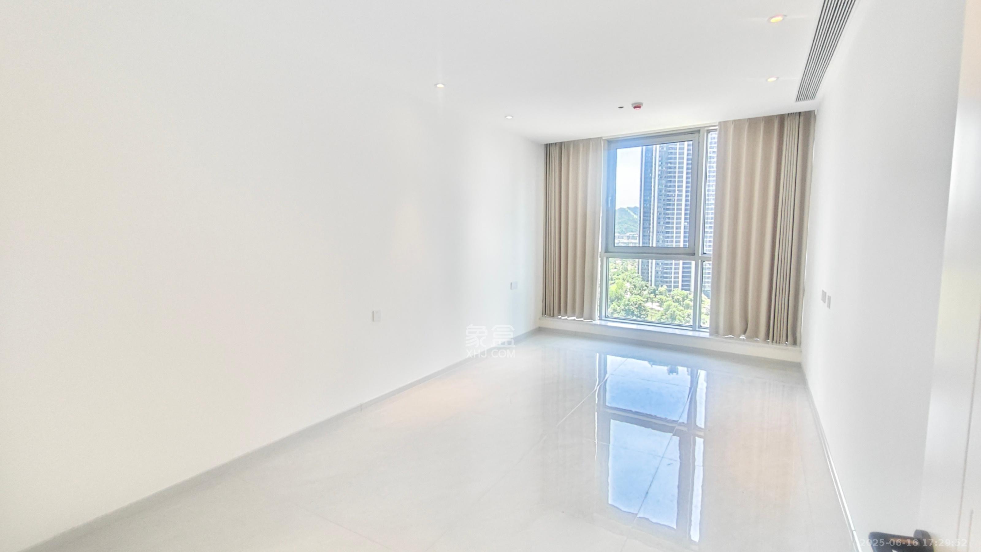 正荣梅溪紫阙台  5室2厅3卫    10000.0元/月室内图