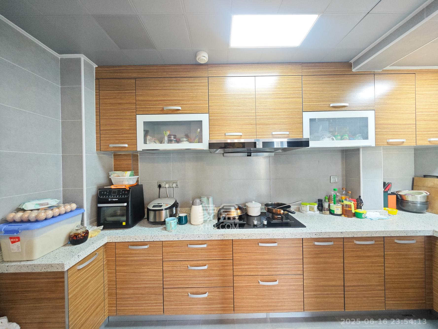 卓越蔚蓝城邦 3室2厅1卫 57.0万 卓越蔚蓝城邦 3室2厅1卫 57.0万厨房