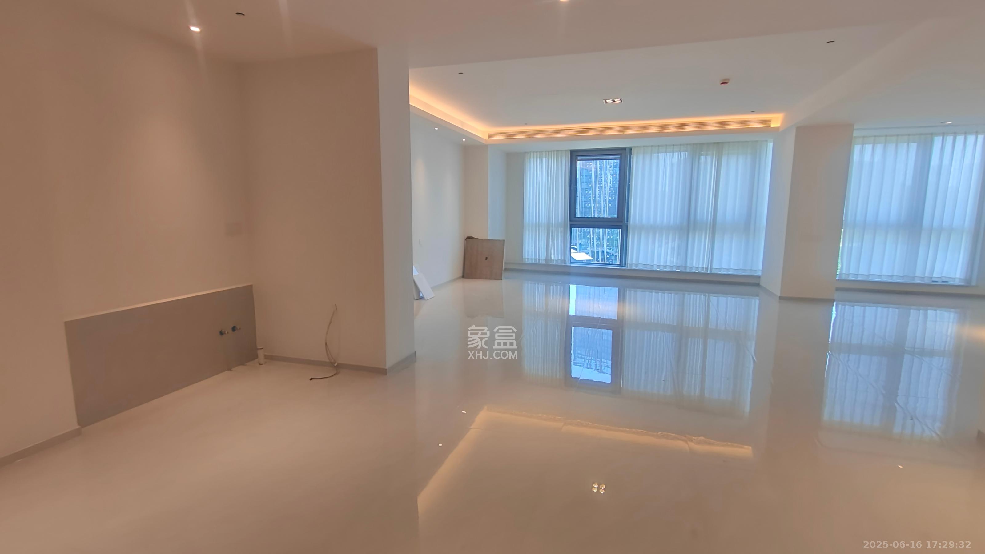 正荣梅溪紫阙台 5室2厅3卫 10000.0元/月 正荣梅溪紫阙台 5室2厅3卫 10000.0元/月室内图