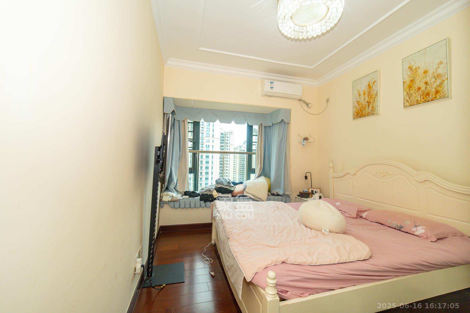 恒大翡翠华庭 2室2厅1卫 59.8万 恒大翡翠华庭 2室2厅1卫 59.8万卧室