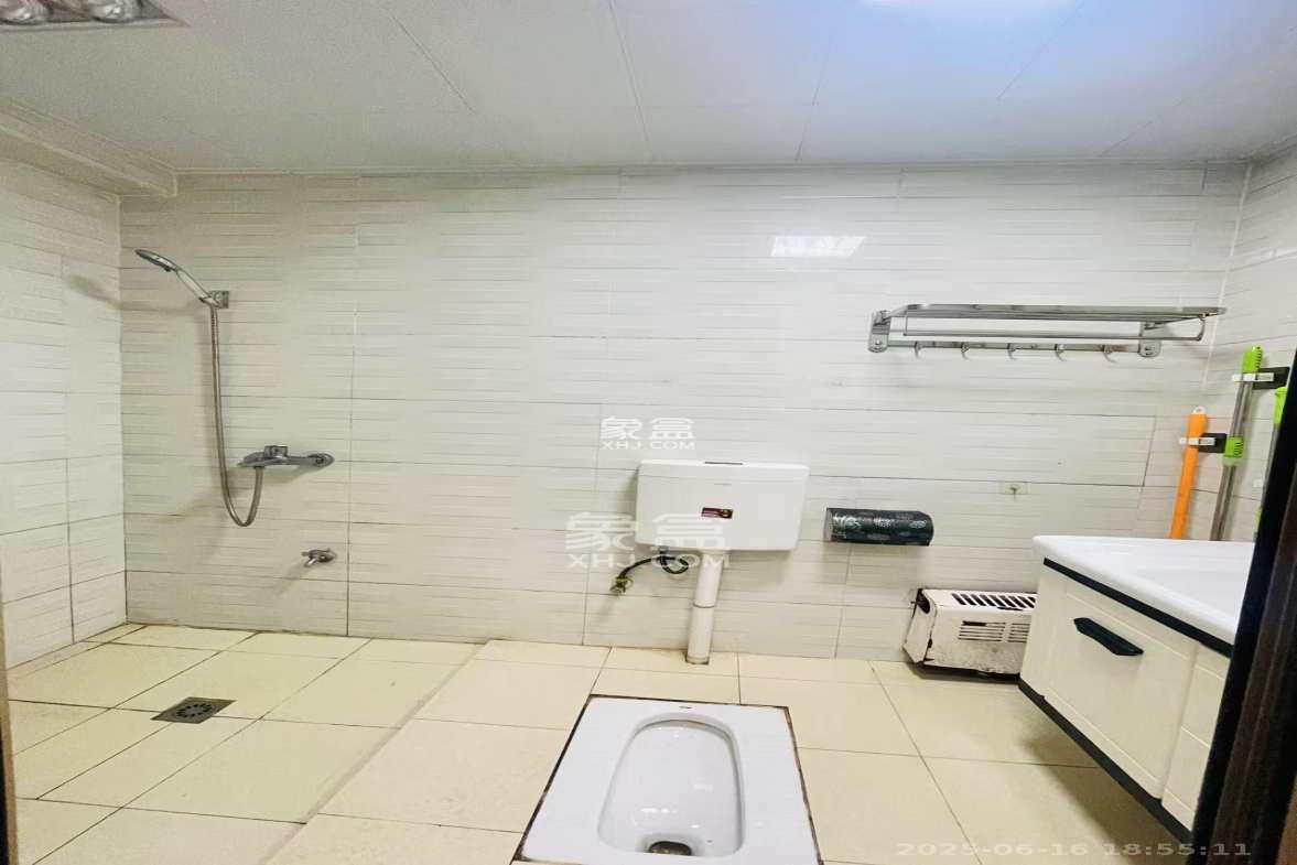 怡海星城 1室1厅1卫 1100.0元/月 怡海星城 1室1厅1卫 1100.0元/月室内图