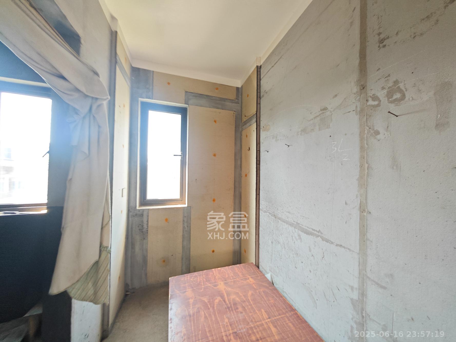 保利城（中航城国际社区、郡原美村）  1室0厅0卫   143.00万卫生间