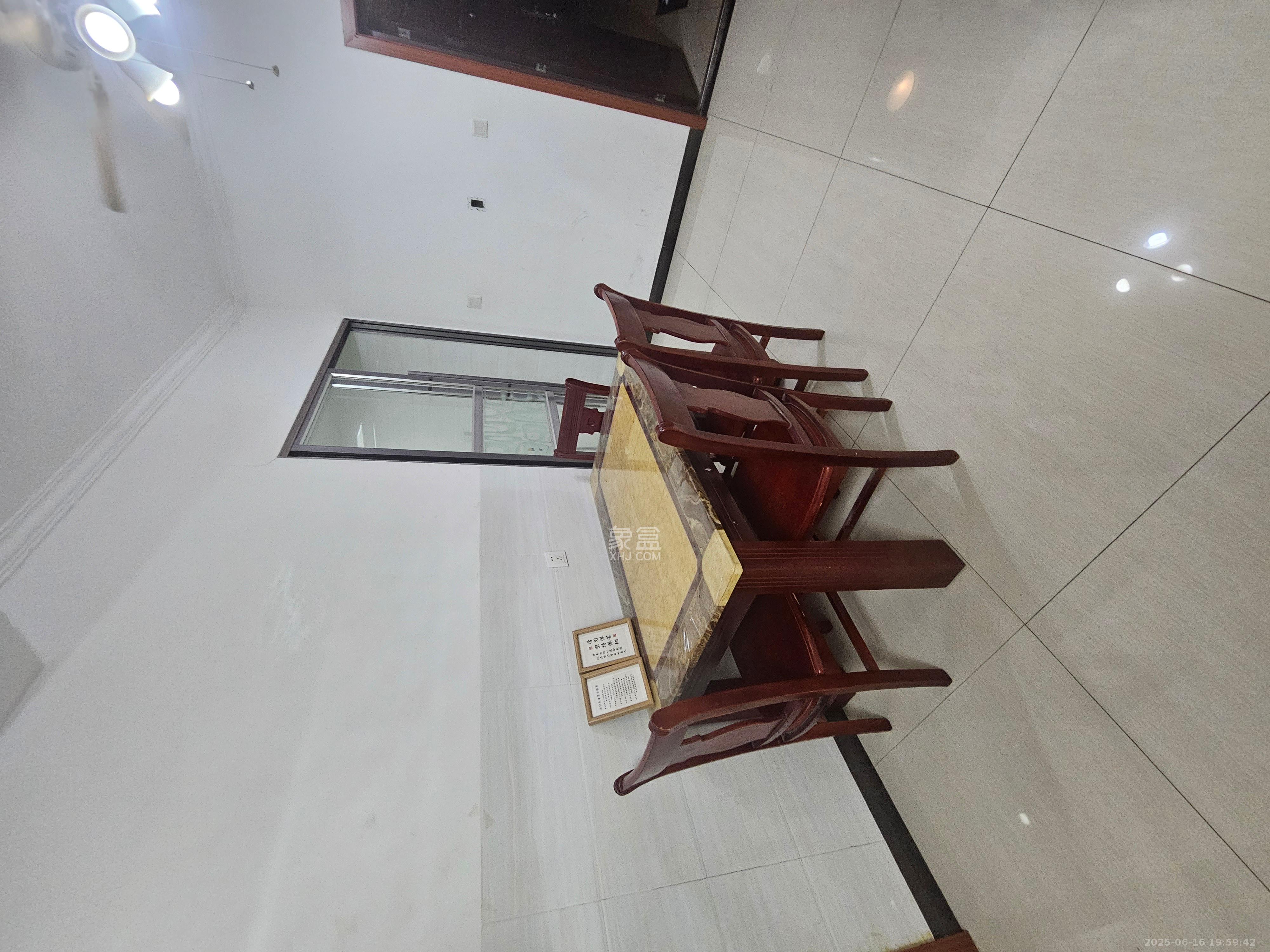 家兴苑  3室2厅1卫    2500.0元/月室内图