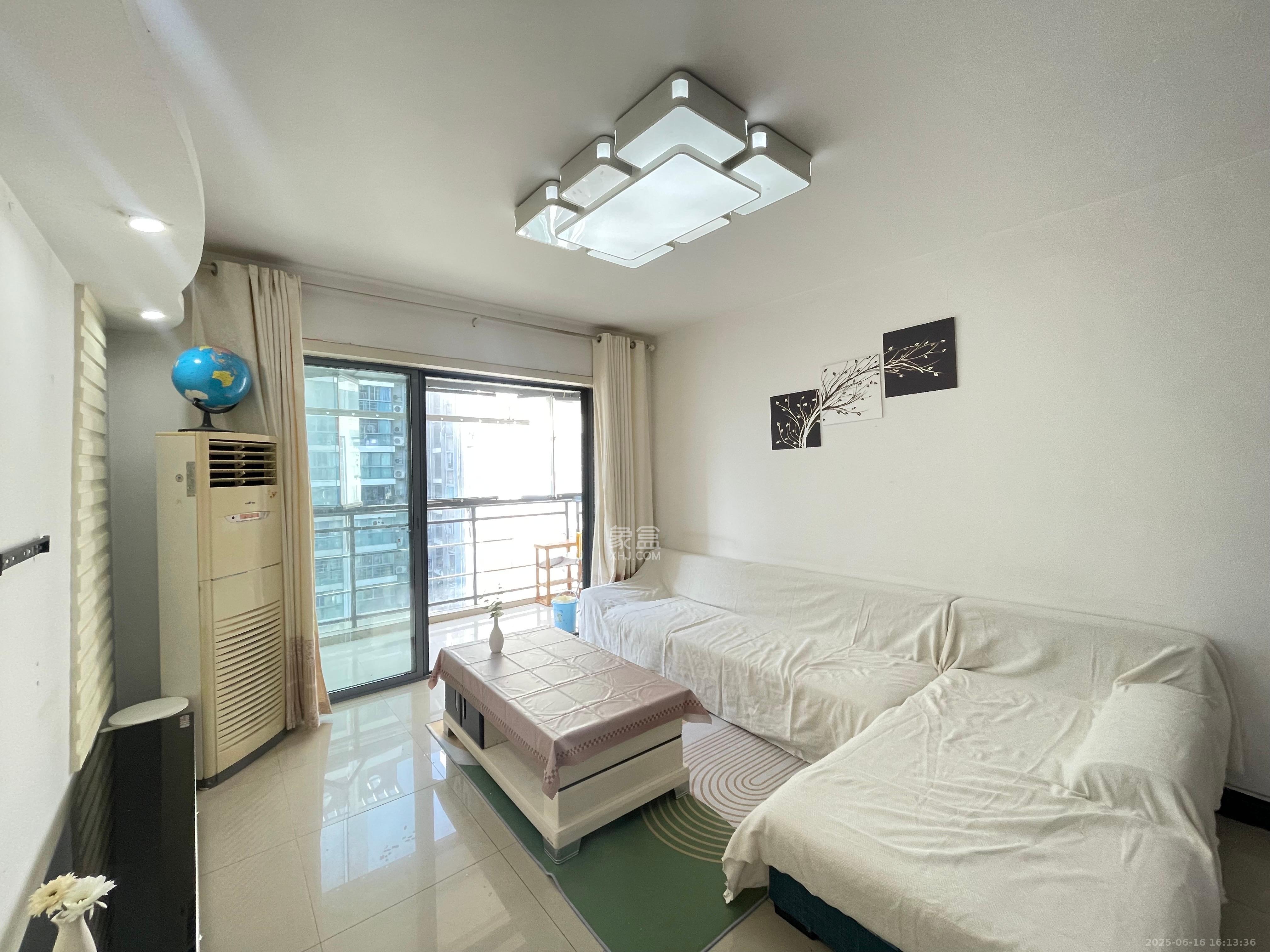 银港水晶城  2室1厅1卫   2400.00元/月室内图