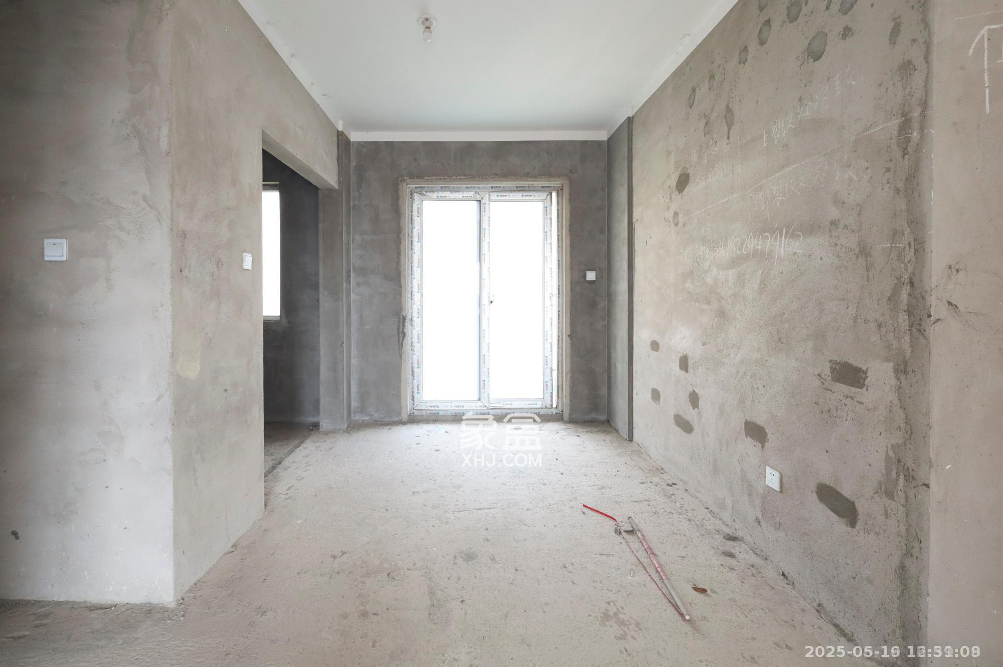 湘诚德峰小区A区 3室2厅2卫 1500.0元/月 湘诚德峰小区A区 3室2厅2卫 1500.0元/月室内图