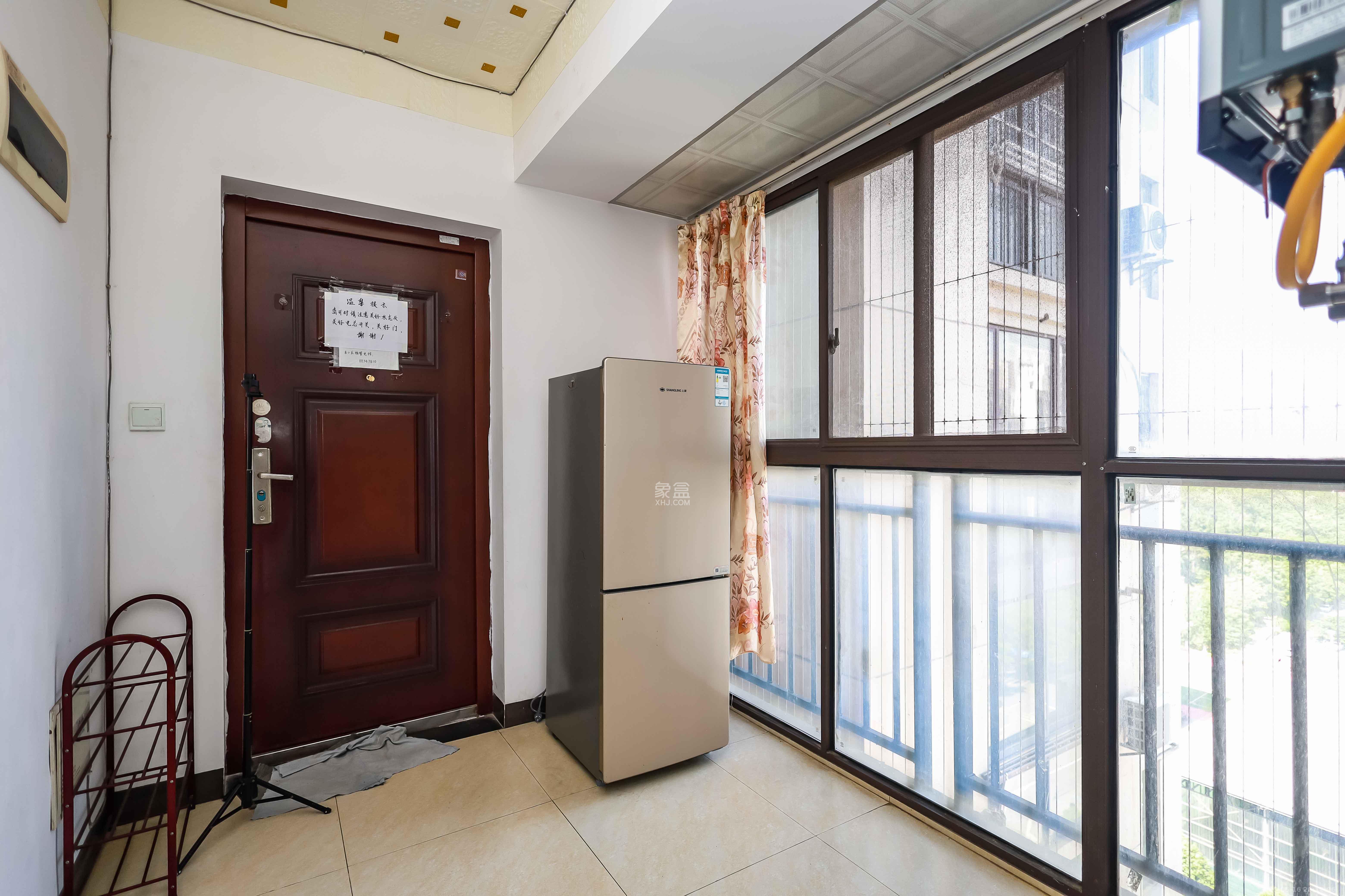 卓越蔚蓝海岸三期 2室2厅1卫 69.0万 卓越蔚蓝海岸三期 2室2厅1卫 69.0万阳台