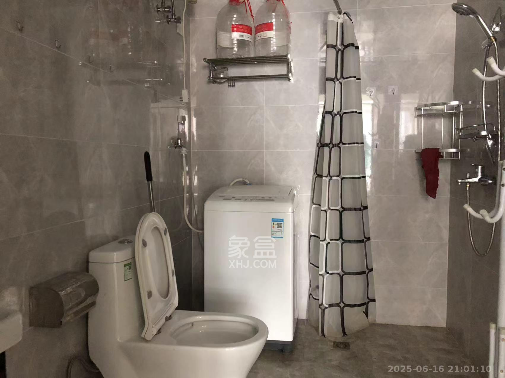 奥克斯滨仕花园(奥克斯洋湖广场/奥克斯中心) 1室1厅1卫 1800.0元/月 奥克斯滨仕花园(奥克斯洋湖广场/奥克斯中心) 1室1厅1卫 1800.0元/月室内图