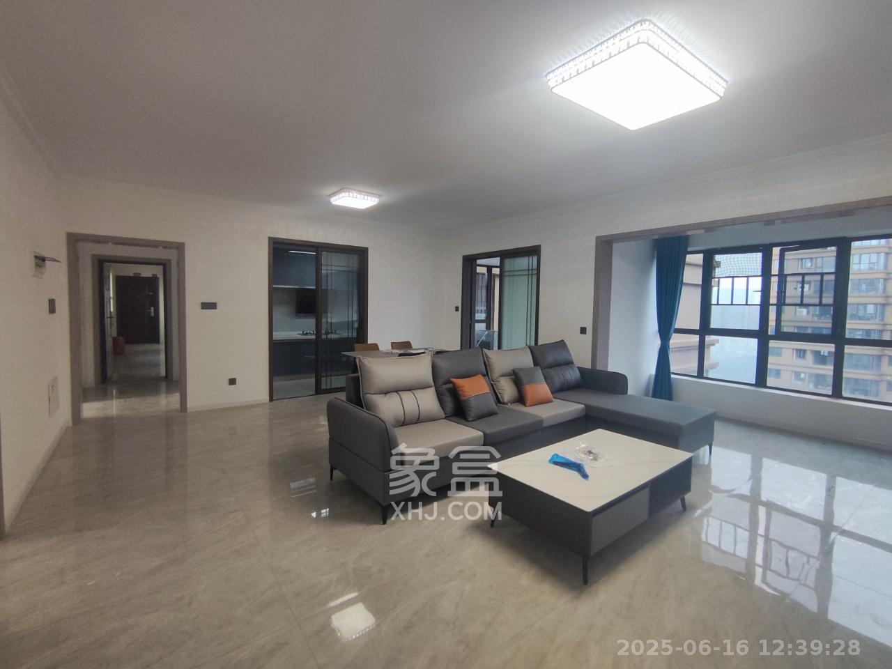 润和美郡(润和紫郡五期)  4室2厅2卫    2700.0元/月 润和美郡(润和紫郡五期)  4室2厅2卫    2700.0元/月