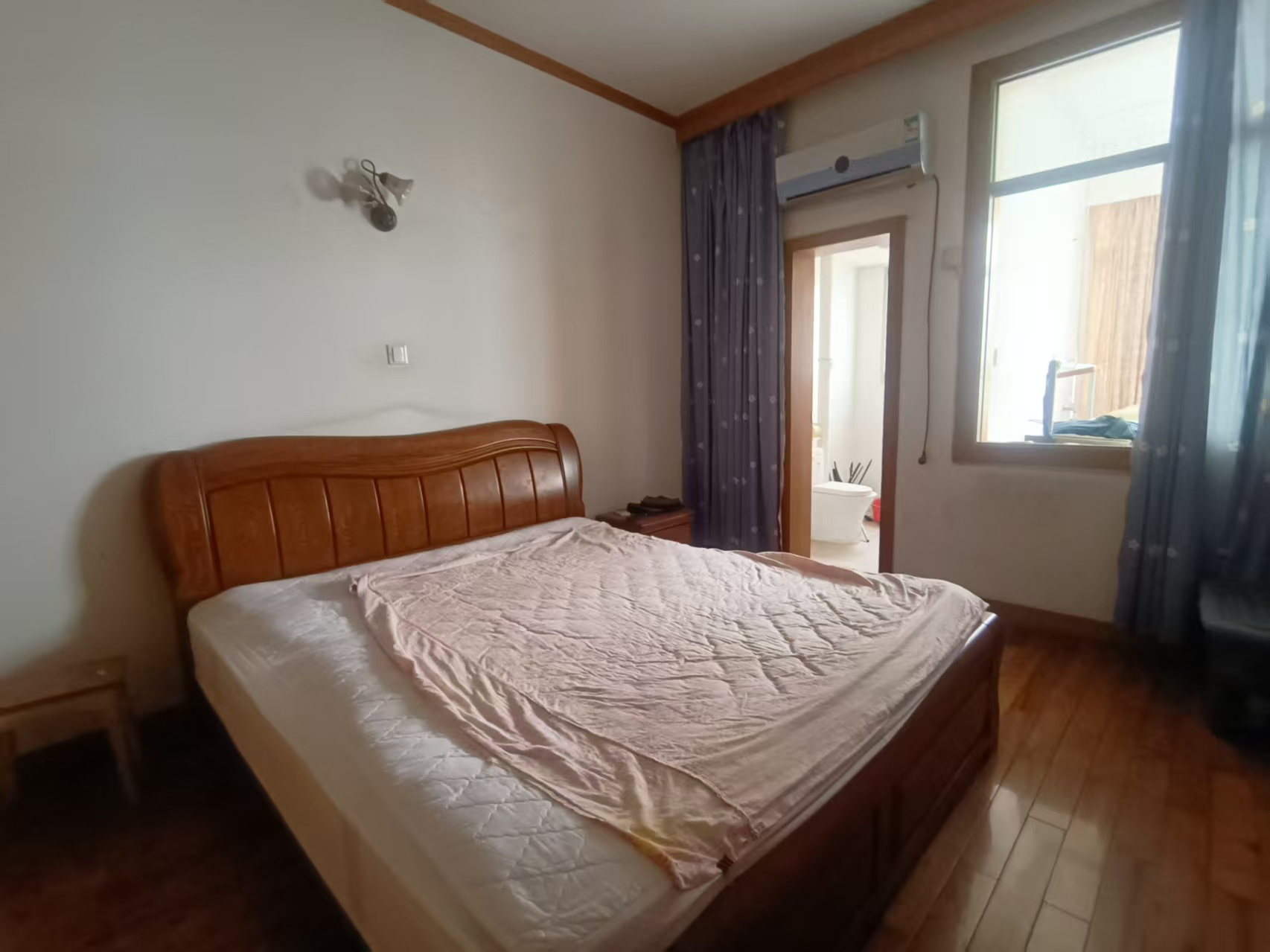 桃花仑办事处康富路社区 4室2厅2卫 36.0万 桃花仑办事处康富路社区 4室2厅2卫 36.0万室内图