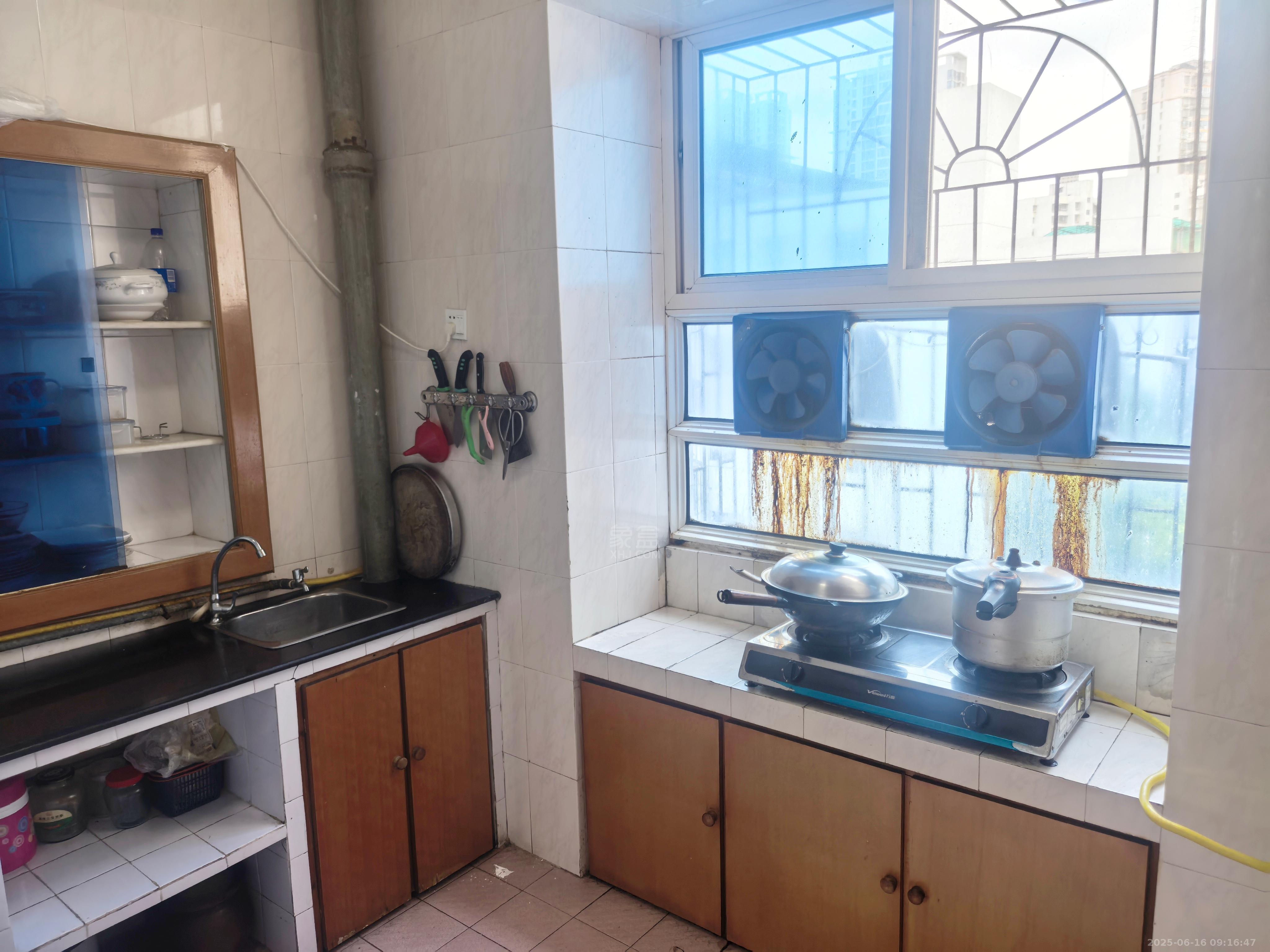 经纬大院大湖塘二村 3室2厅1卫 1100.0元/月 经纬大院大湖塘二村 3室2厅1卫 1100.0元/月室内图