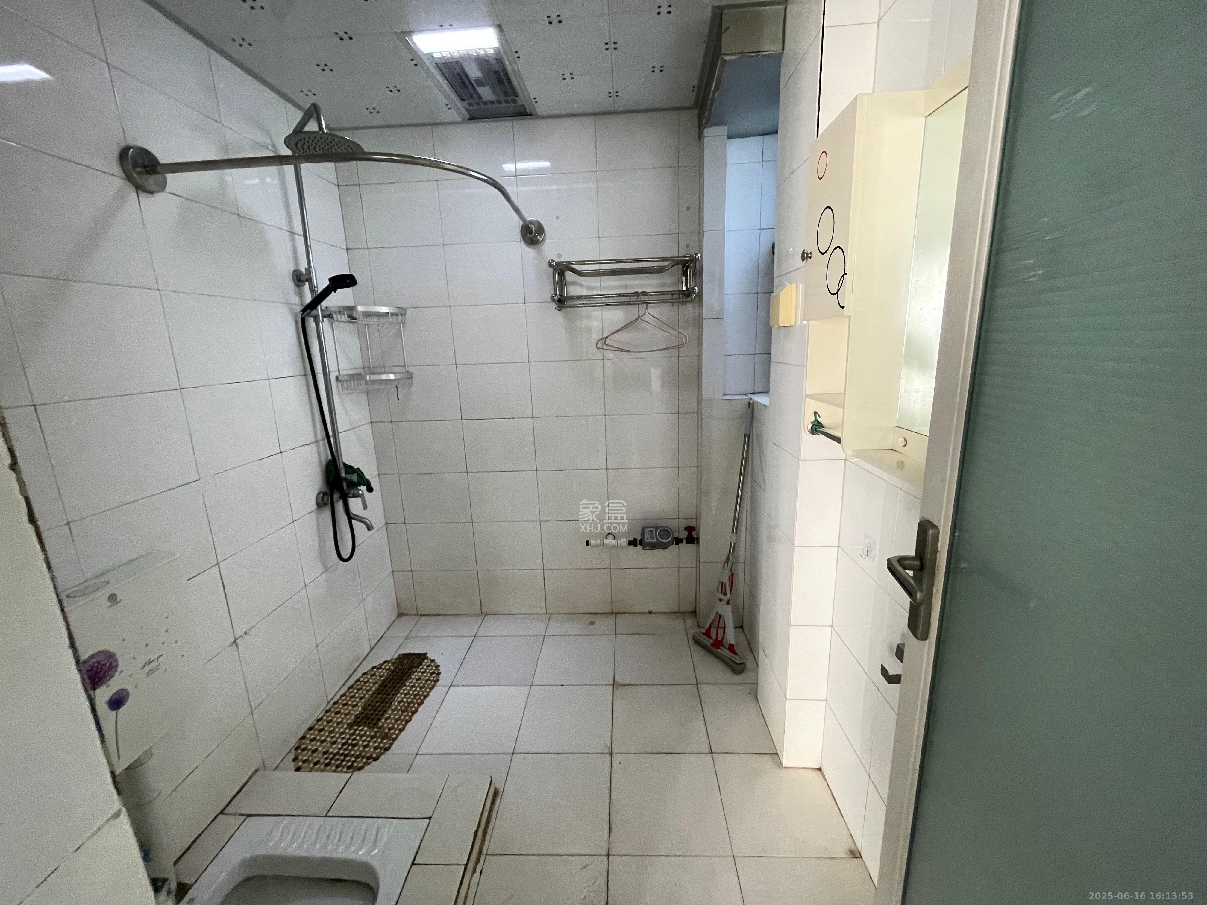银港水晶城  2室1厅1卫   2400.00元/月室内图