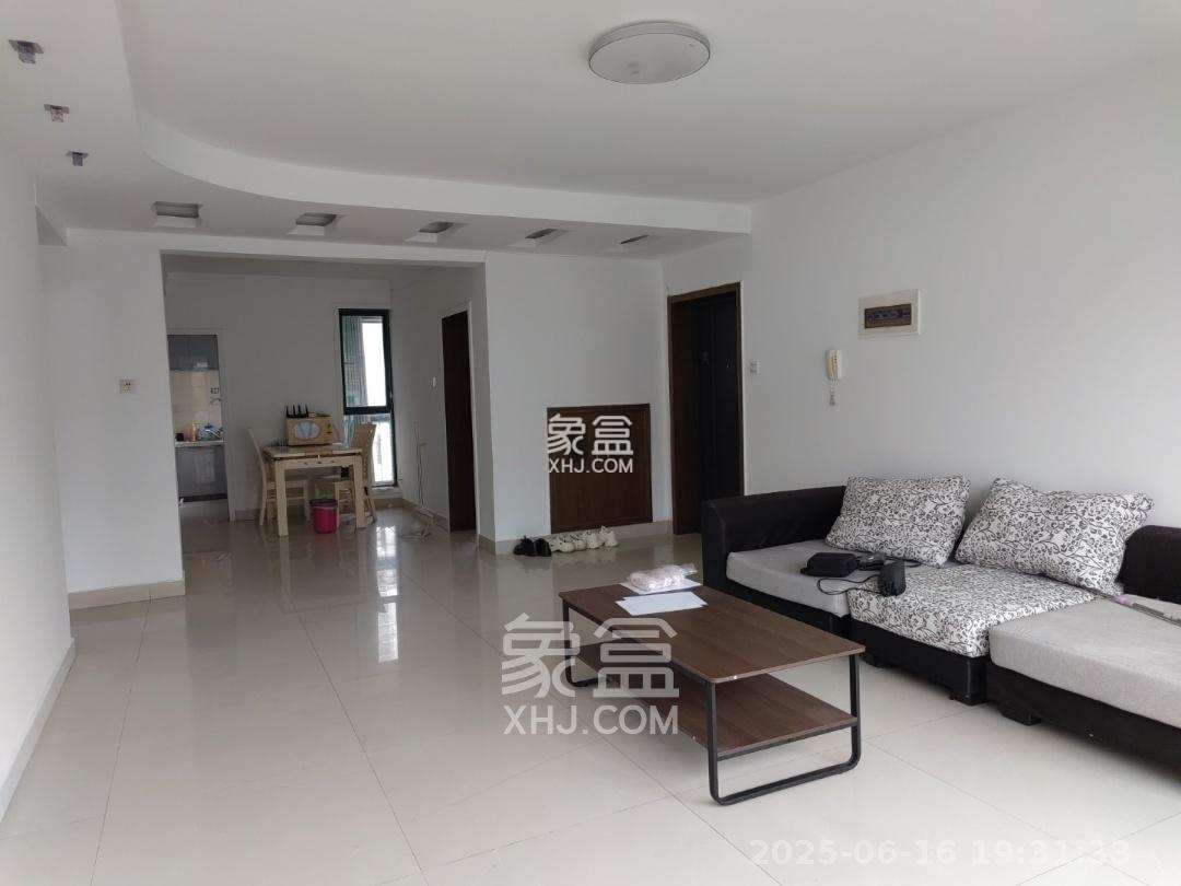 东方新城  5室2厅2卫    1000.0元/月 东方新城  5室2厅2卫    1000.0元/月室内图