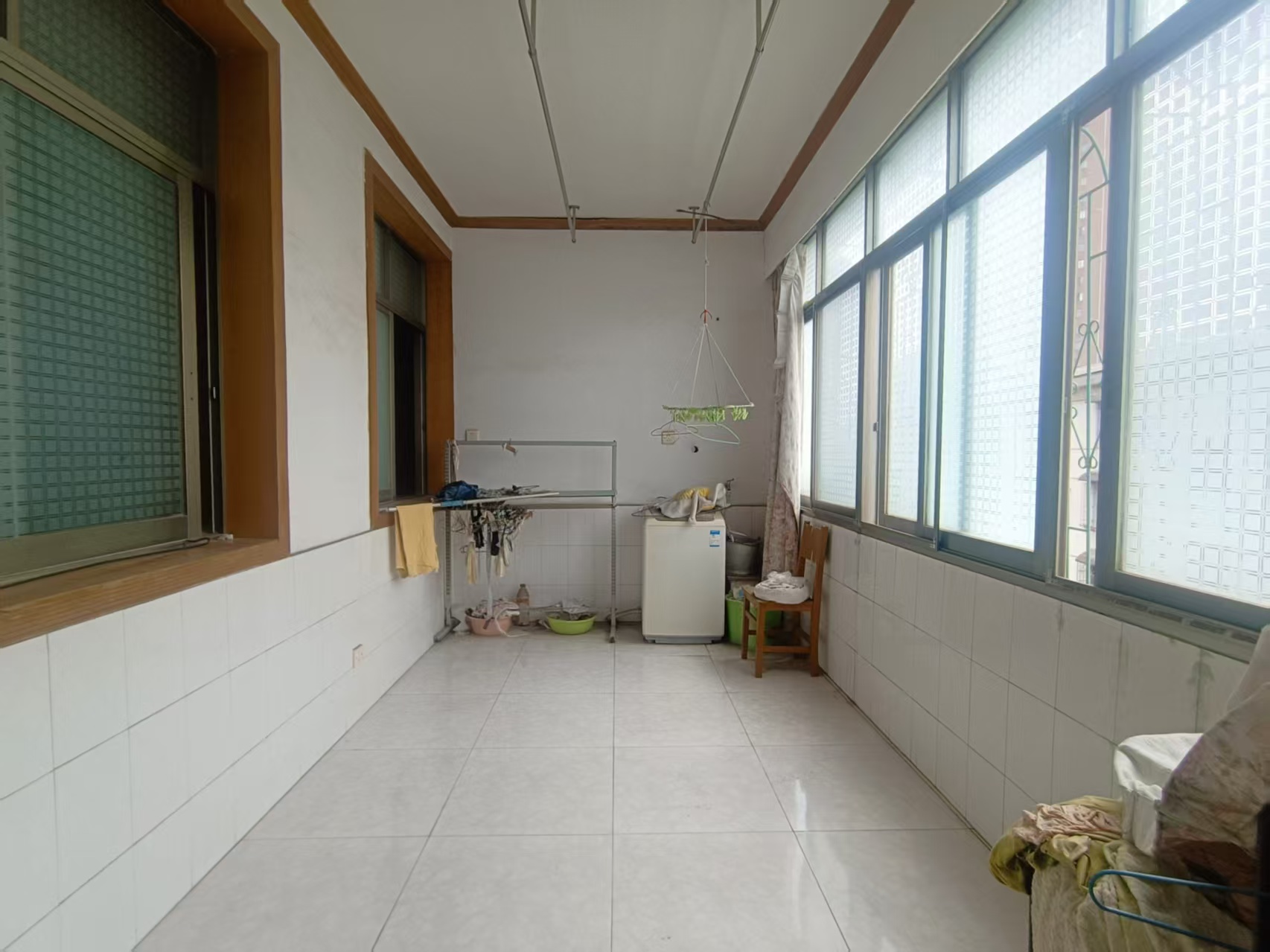 桃花仑办事处康富路社区  4室2厅2卫   1200.00元/月室内图