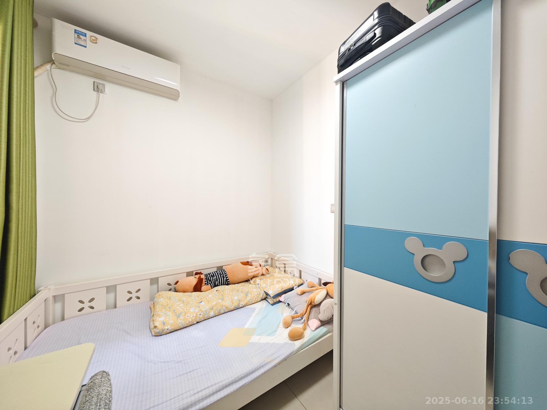 卓越蔚蓝城邦 3室2厅1卫 57.0万 卓越蔚蓝城邦 3室2厅1卫 57.0万卧室