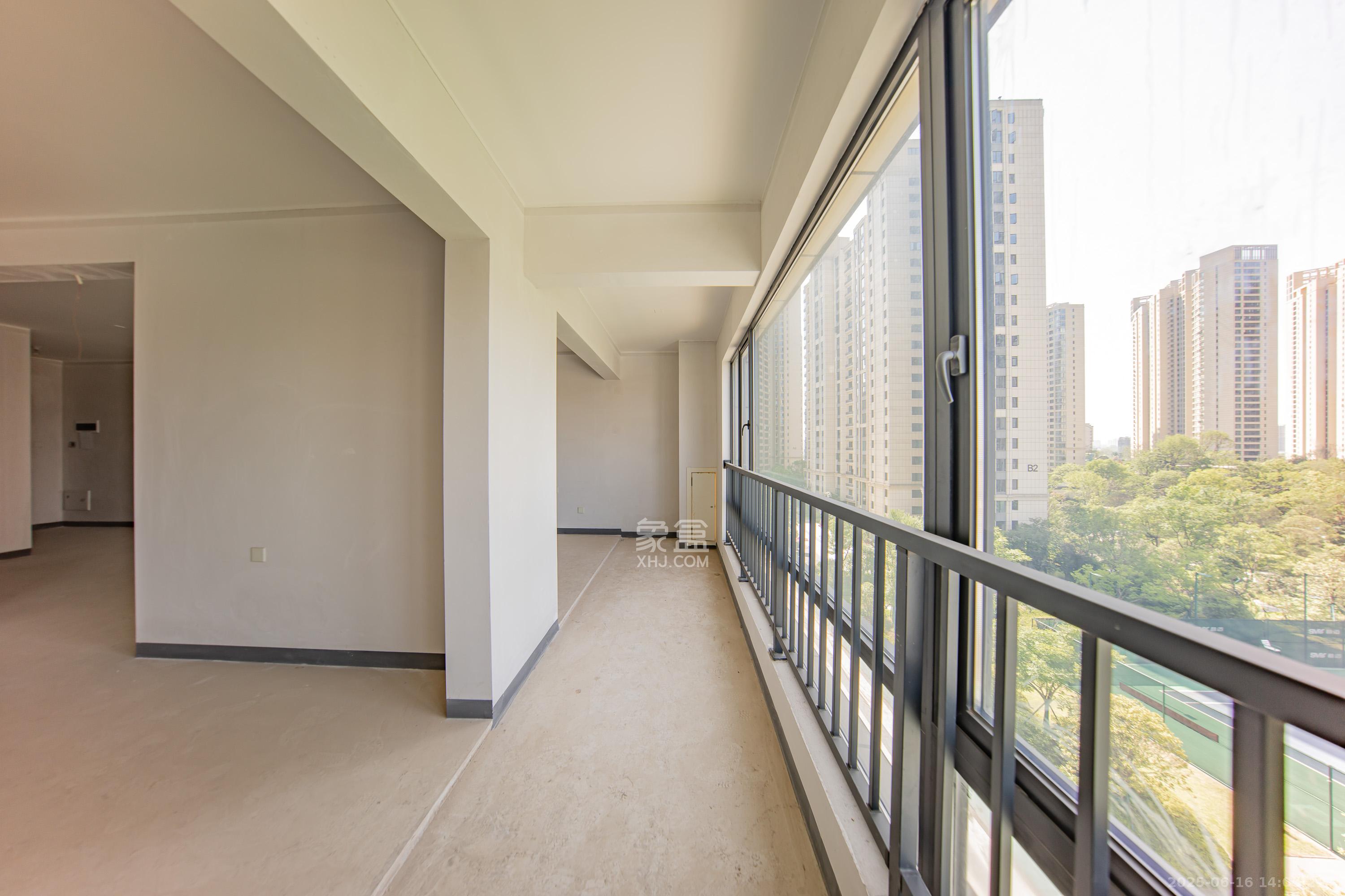 建投象山国际  3室2厅1卫   106.00万阳台