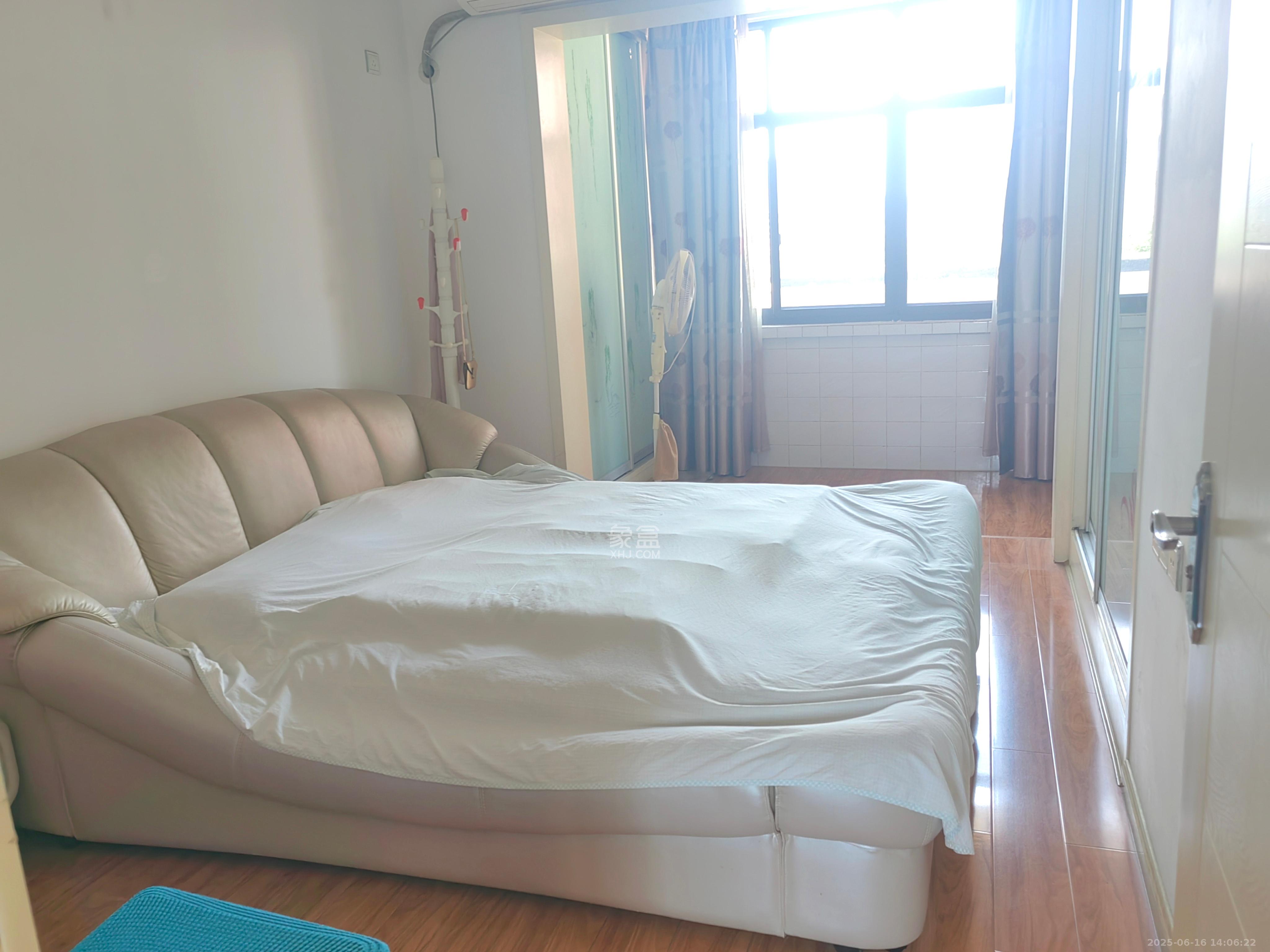 交通厅宿舍  2室1厅1卫   3300.00元/月