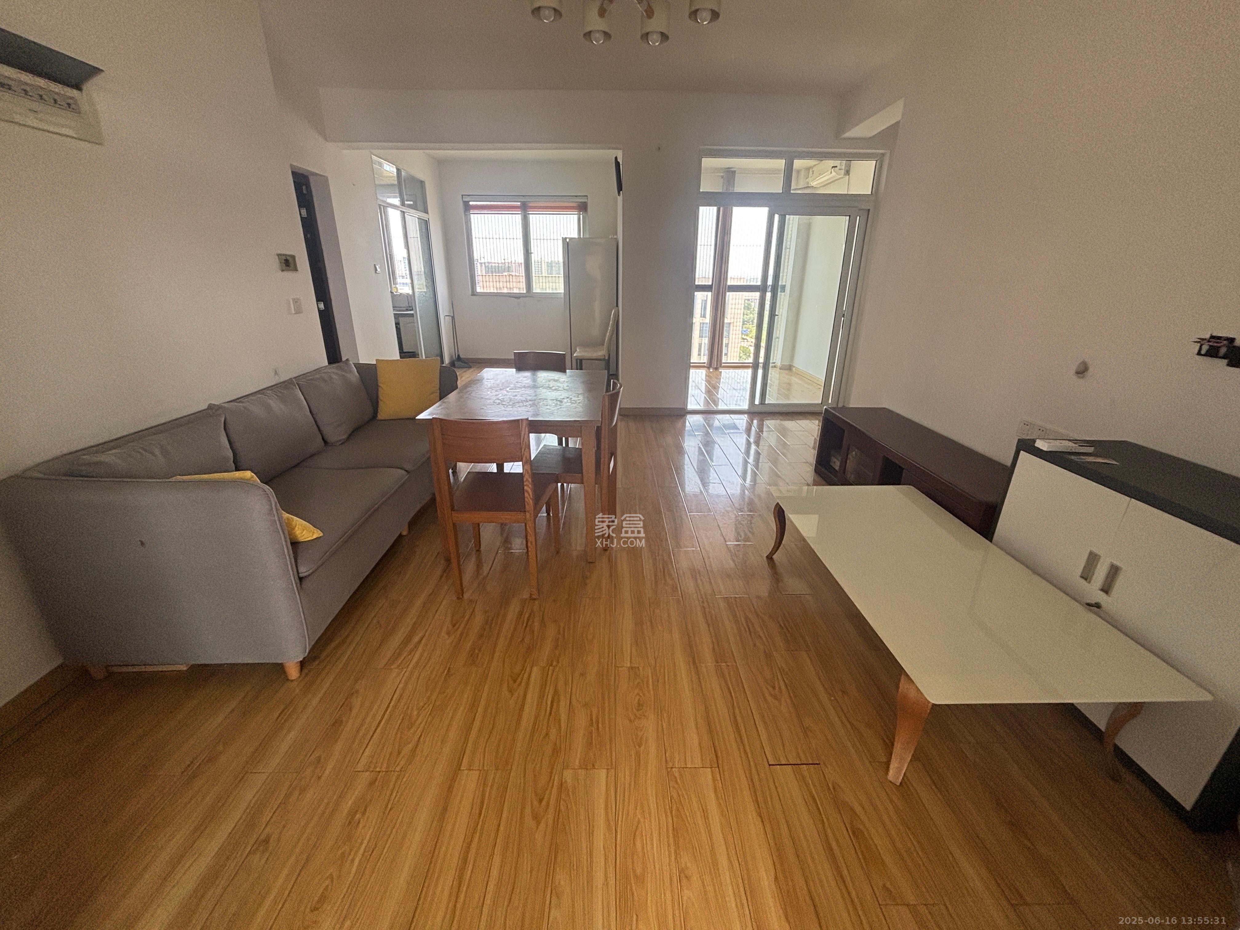 光明城市(星辰青年城) 4室2厅1卫 2500.0元/月 光明城市(星辰青年城) 4室2厅1卫 2500.0元/月室内图