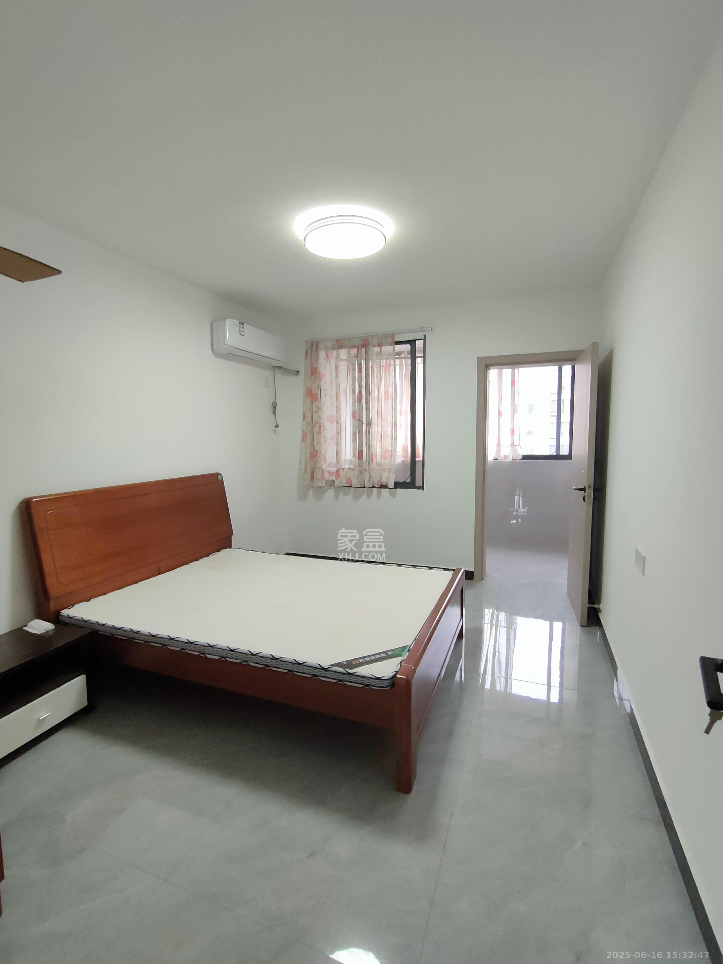 涂家冲社区(涂新小区、农商银行宿舍) 1室1厅1卫 1200.0元/月 涂家冲社区(涂新小区、农商银行宿舍) 1室1厅1卫 1200.0元/月室内图