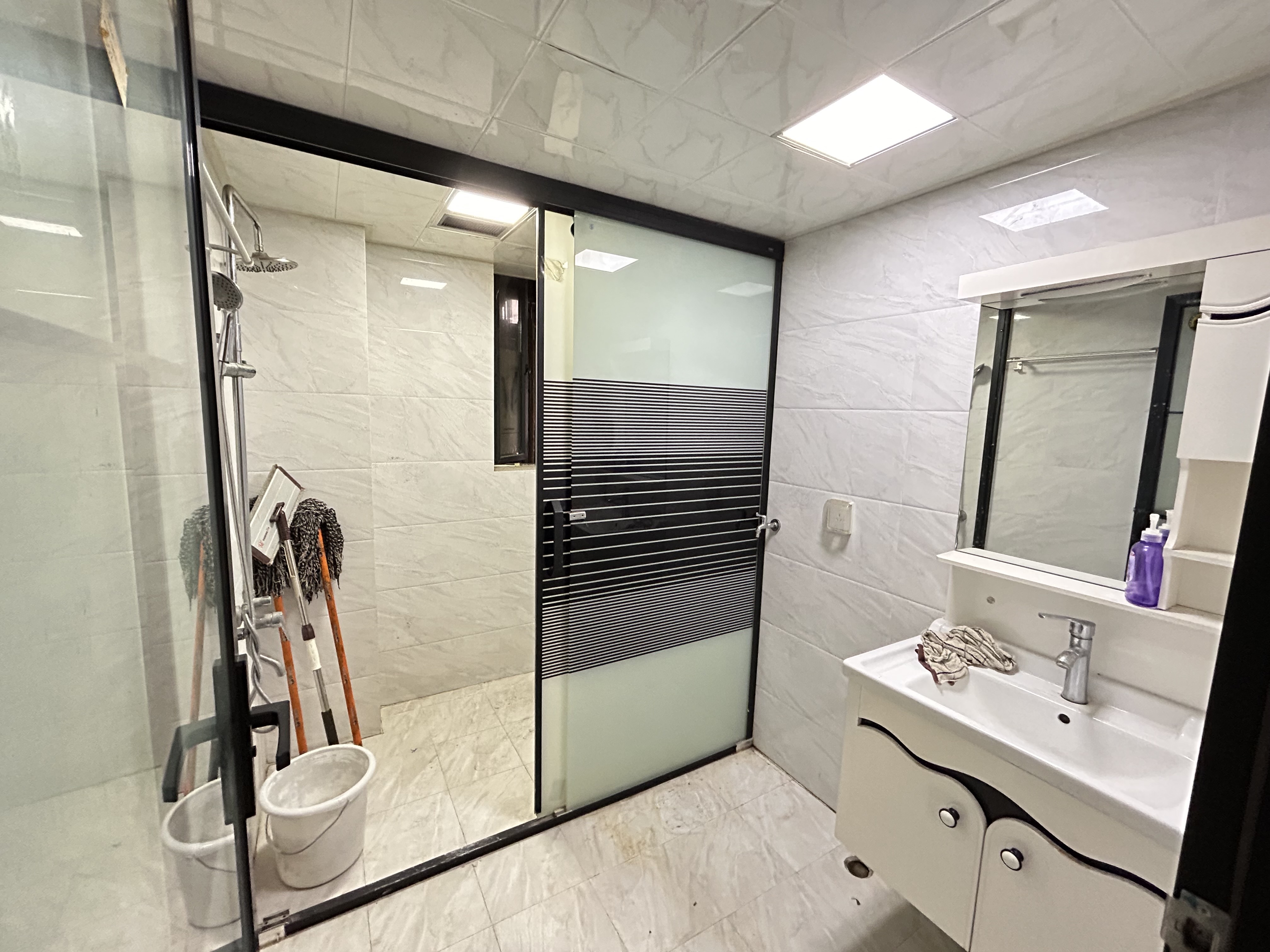 南门口安置小区一期 3室2厅2卫 2000.0元/月 南门口安置小区一期 3室2厅2卫 2000.0元/月室内图