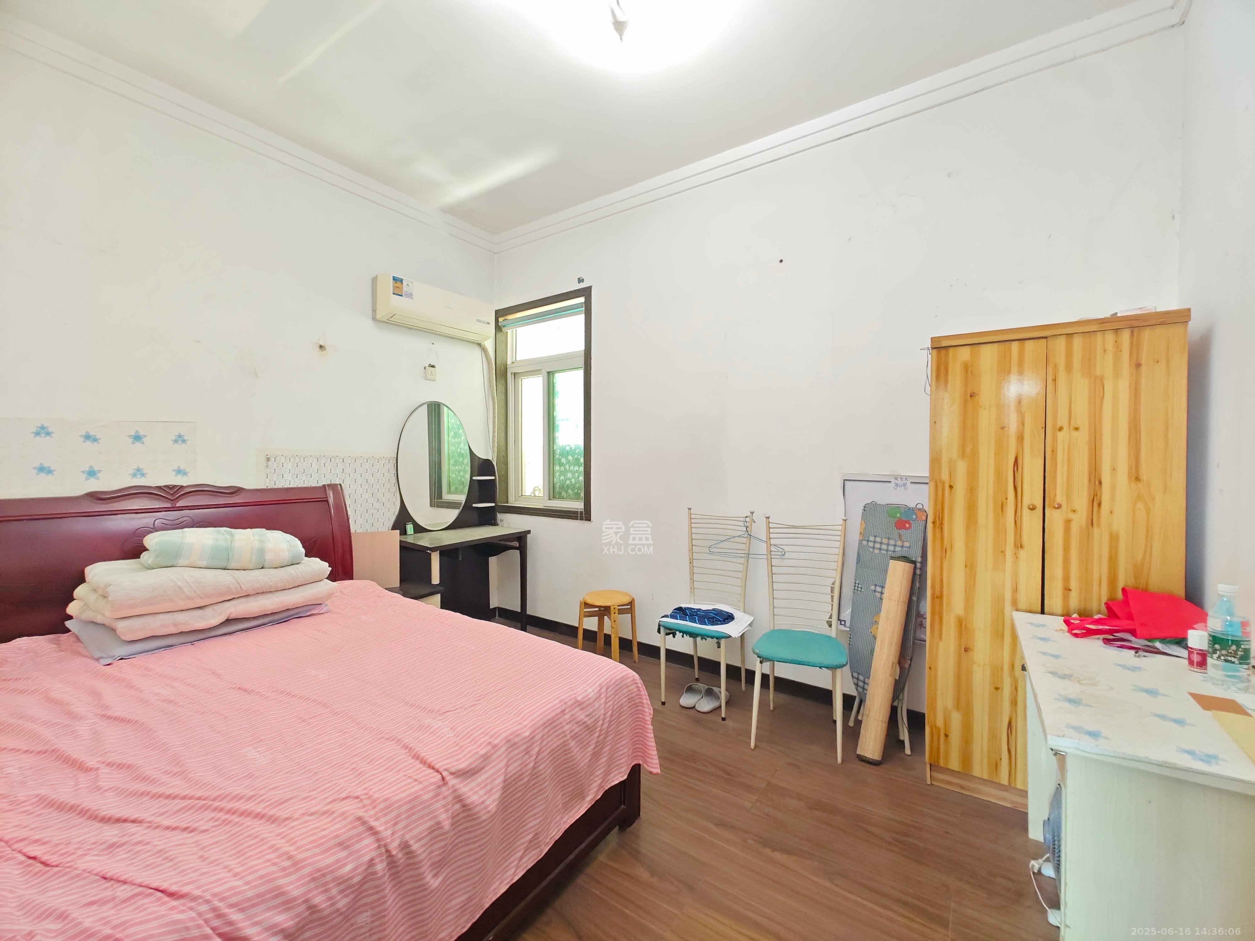 欣安小区 3室2厅1卫 1100.0元/月 欣安小区 3室2厅1卫 1100.0元/月室内图