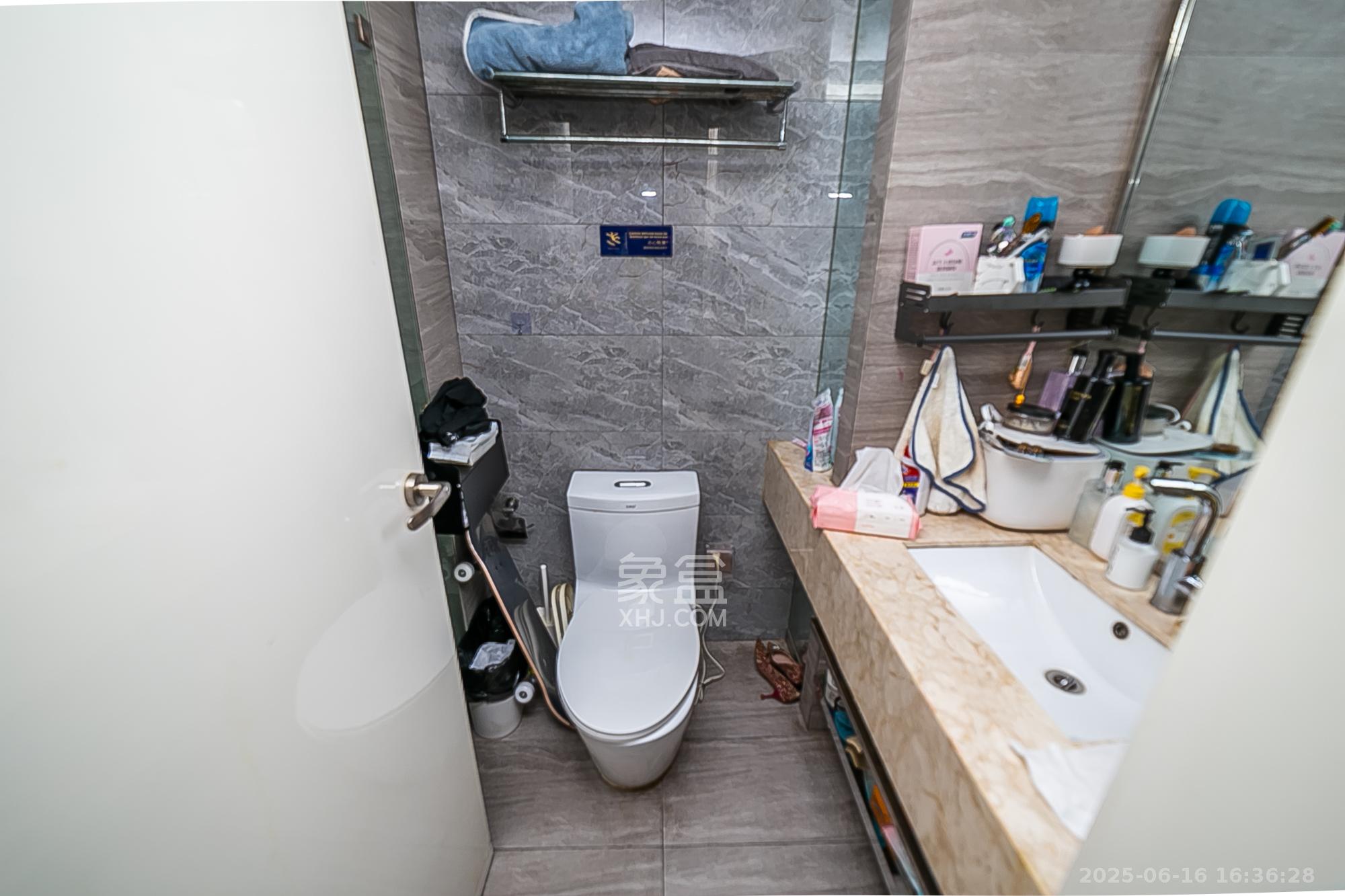 东怡外国(南湖一号) 1室1厅1卫 36.0万 东怡外国(南湖一号) 1室1厅1卫 36.0万其他