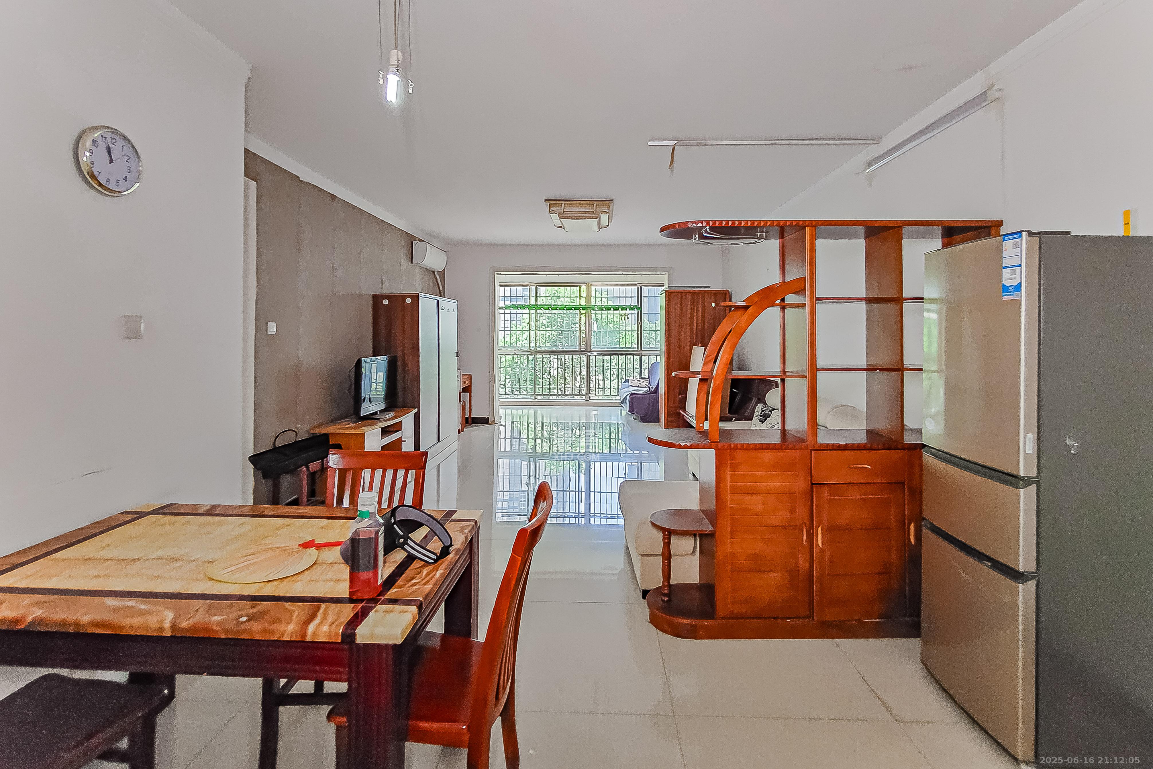 中天枫景园  2室2厅1卫    188.0万 中天枫景园  2室2厅1卫    188.0万客厅