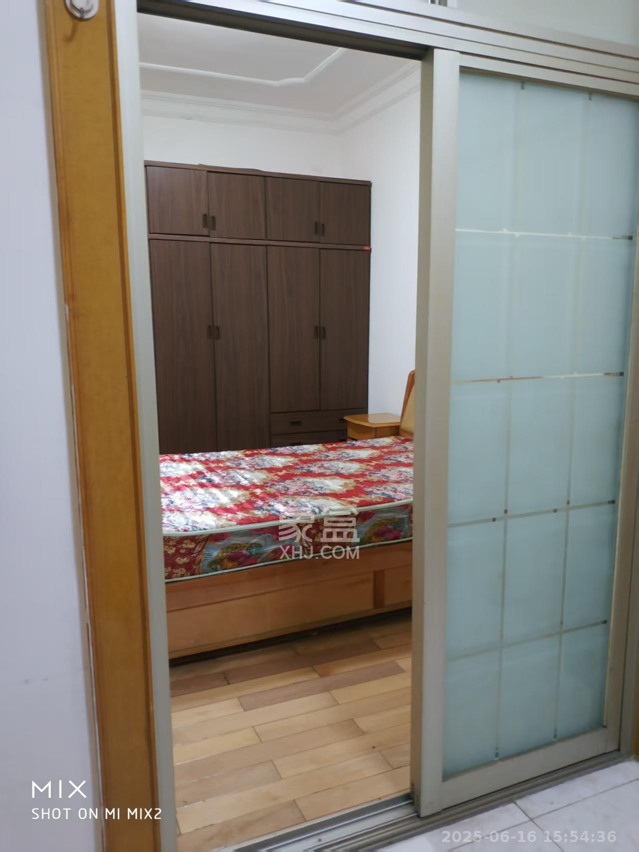 德雅村邮电器材宿舍 4室2厅1卫 1800.0元/月 德雅村邮电器材宿舍 4室2厅1卫 1800.0元/月室内图