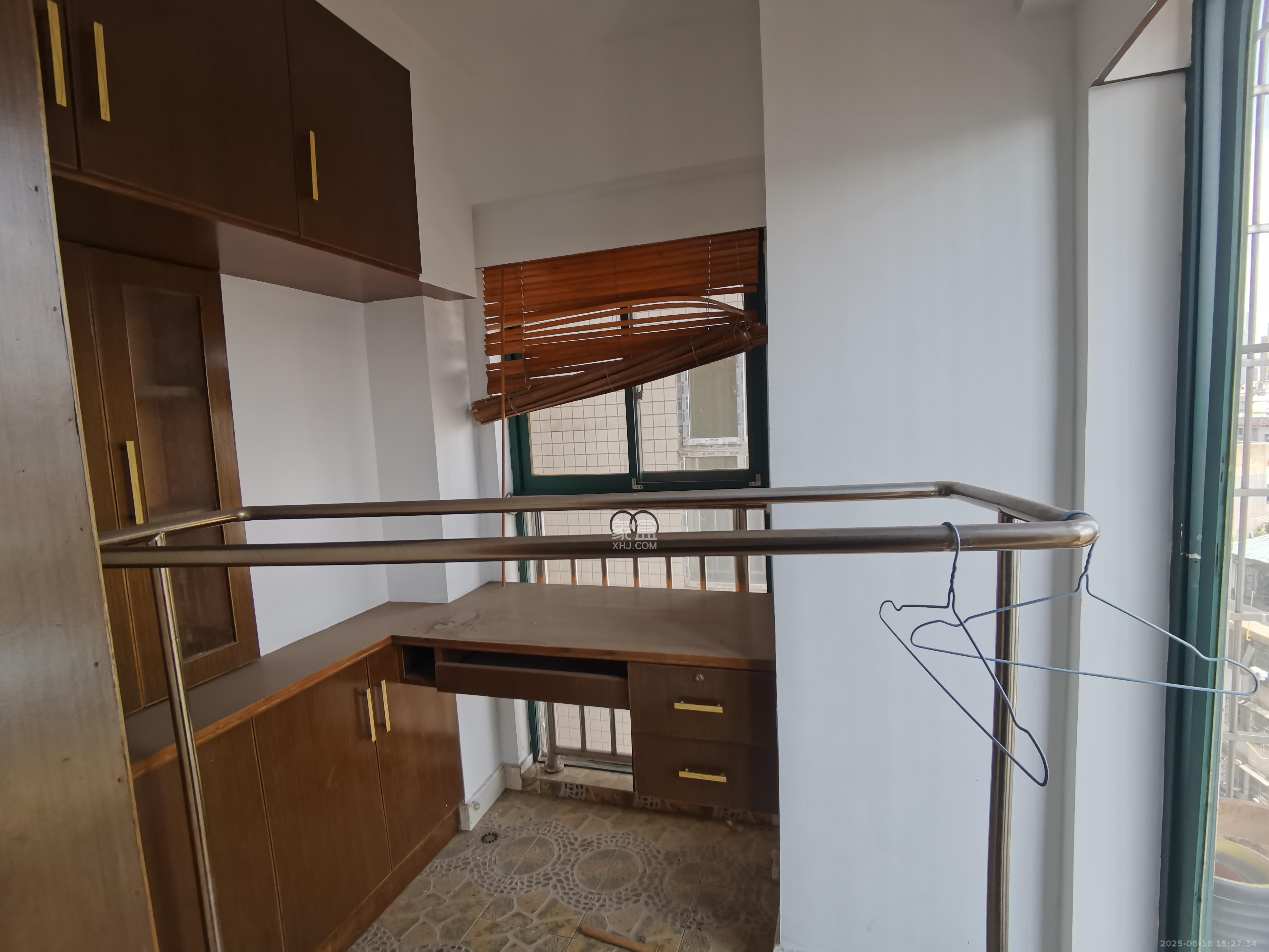 上东印象 3室2厅2卫 2400.0元/月 上东印象 3室2厅2卫 2400.0元/月室内图