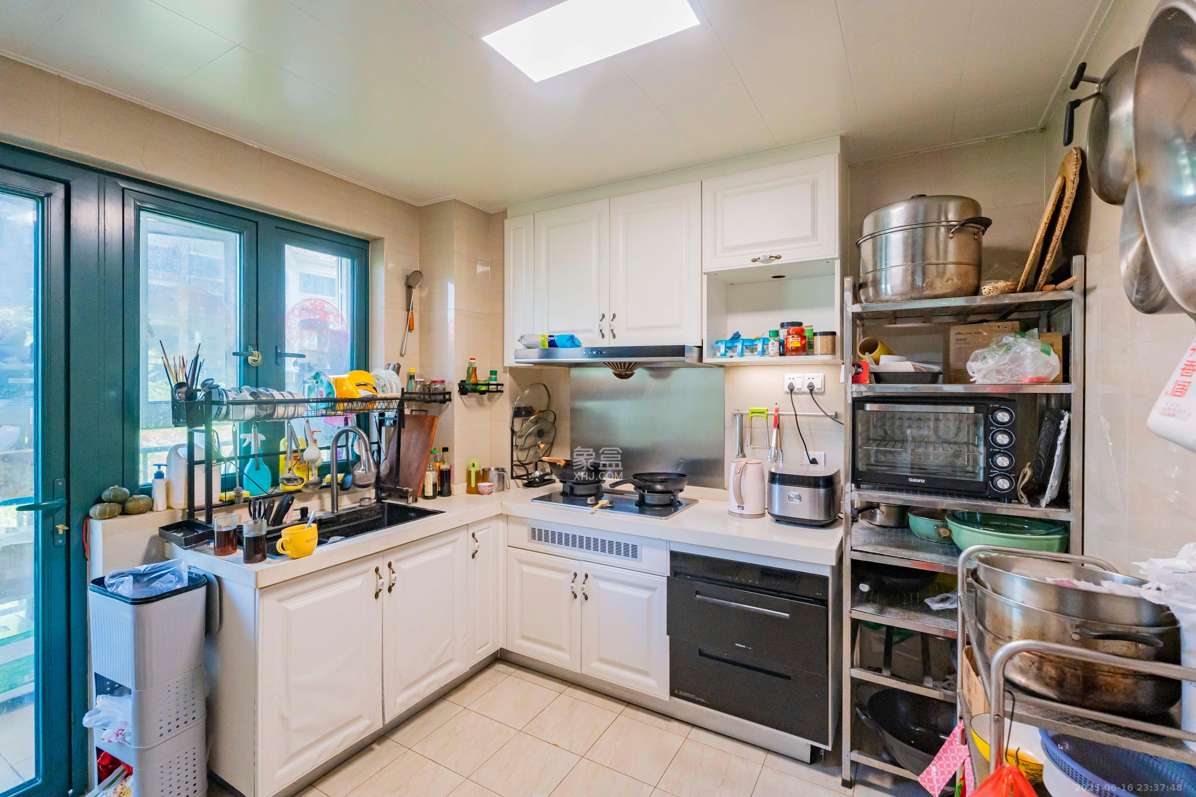 恒大雅苑 3室2厅2卫 122.0万 恒大雅苑 3室2厅2卫 122.0万厨房