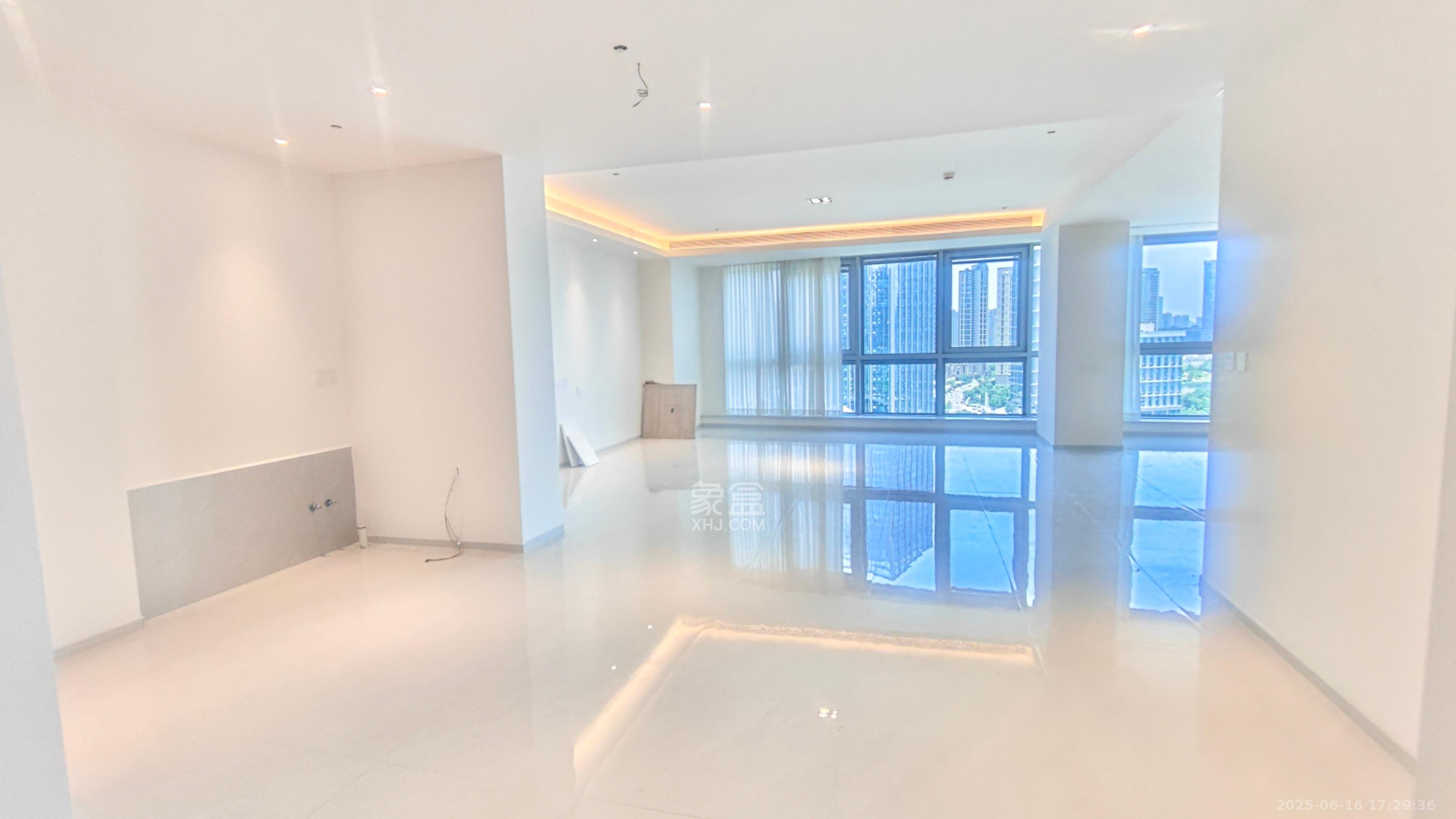 正荣梅溪紫阙台  5室2厅3卫    10000.0元/月室内图