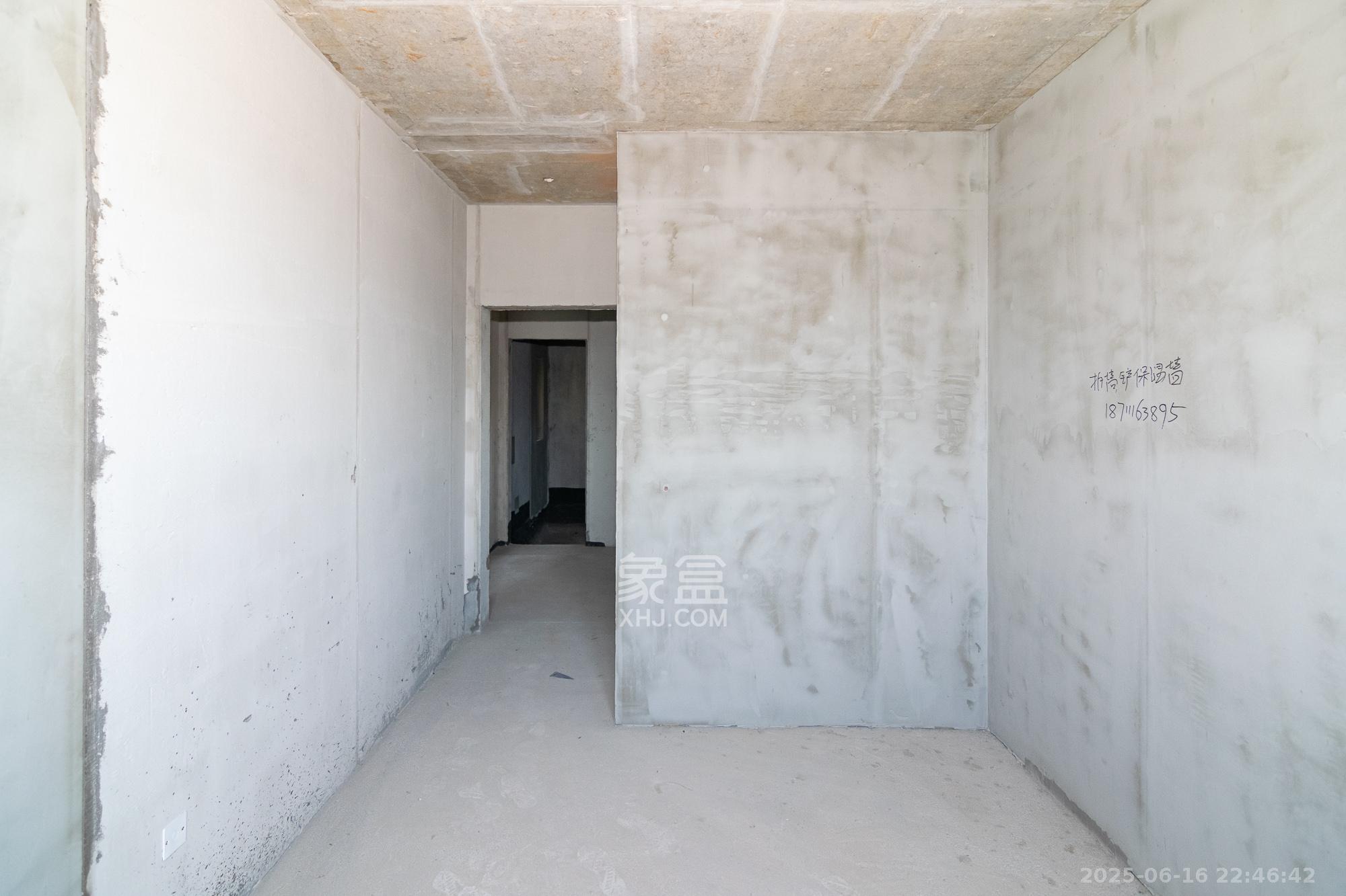 美的翰城  1室1厅1卫    44.0万 美的翰城  1室1厅1卫    44.0万卧室