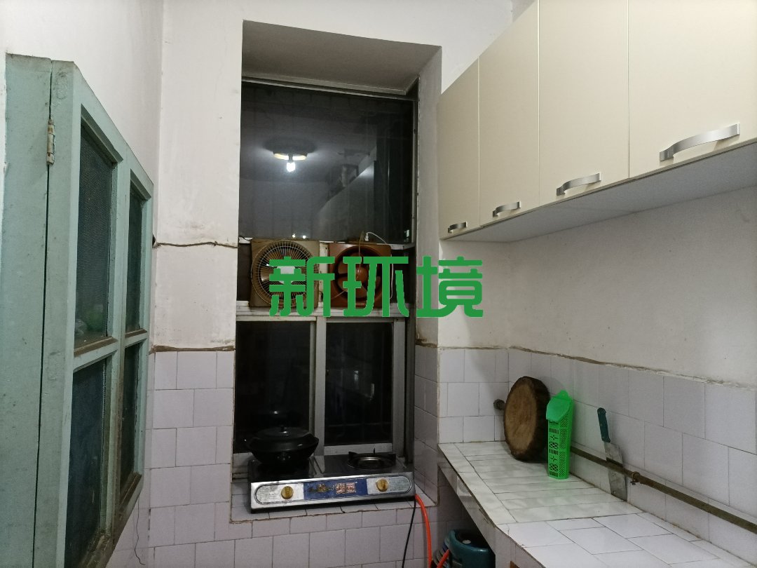政府统建房  3室2厅1卫   50.00万客厅