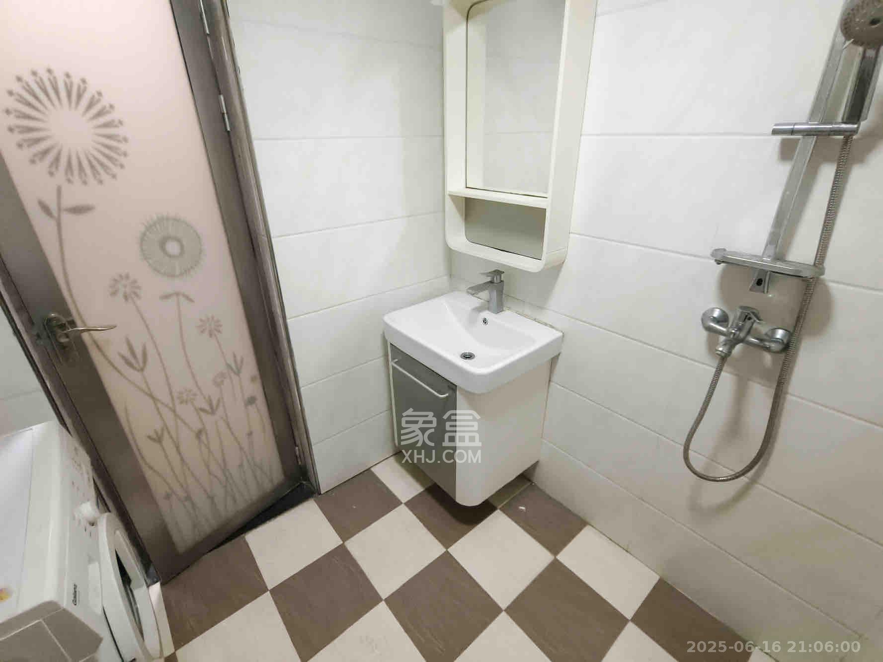 星大峰汇商务楼 1室1厅1卫 1600.0元/月 星大峰汇商务楼 1室1厅1卫 1600.0元/月室内图