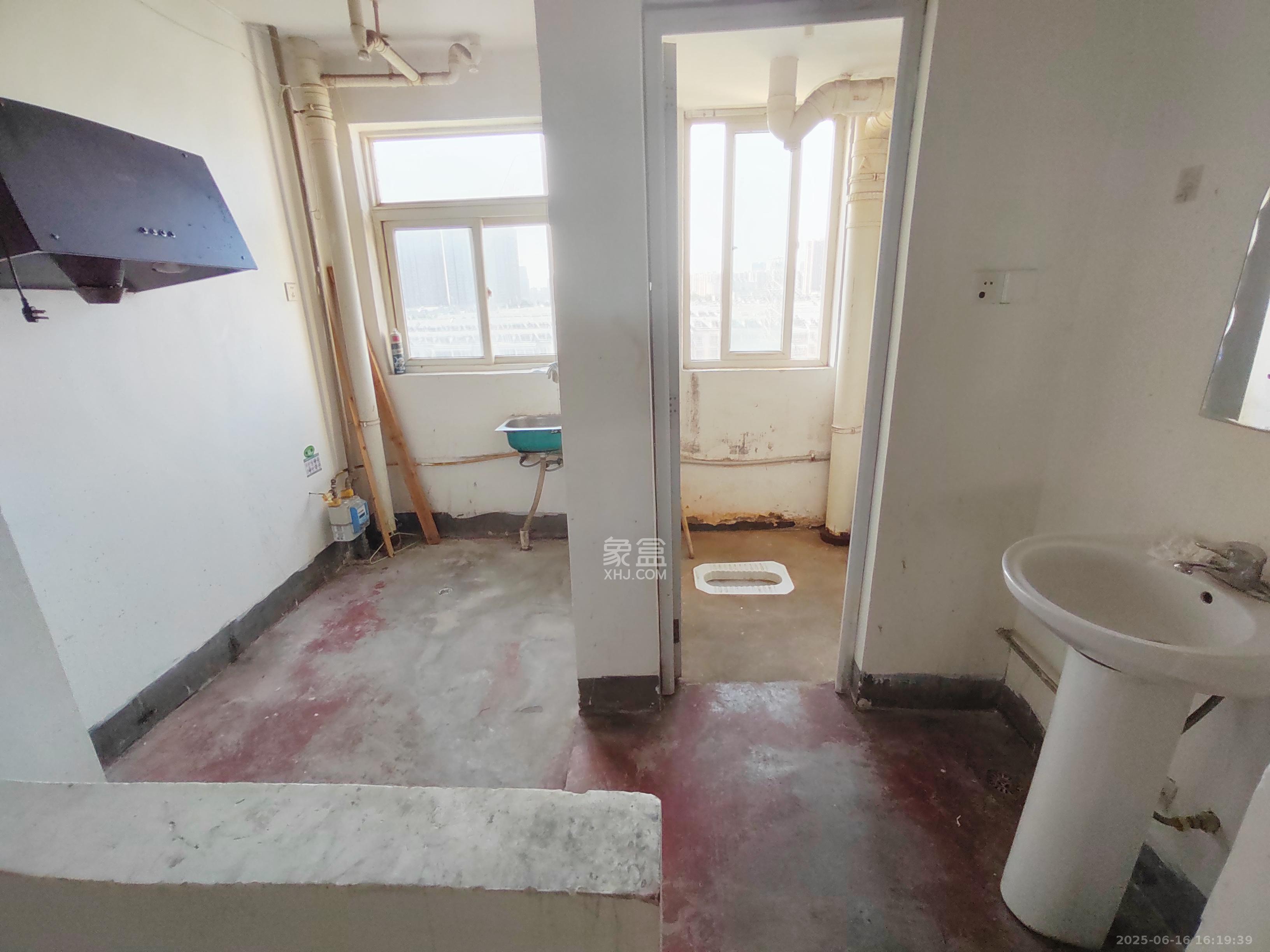 枫林美景 3室2厅2卫 1800.0元/月 枫林美景 3室2厅2卫 1800.0元/月室内图