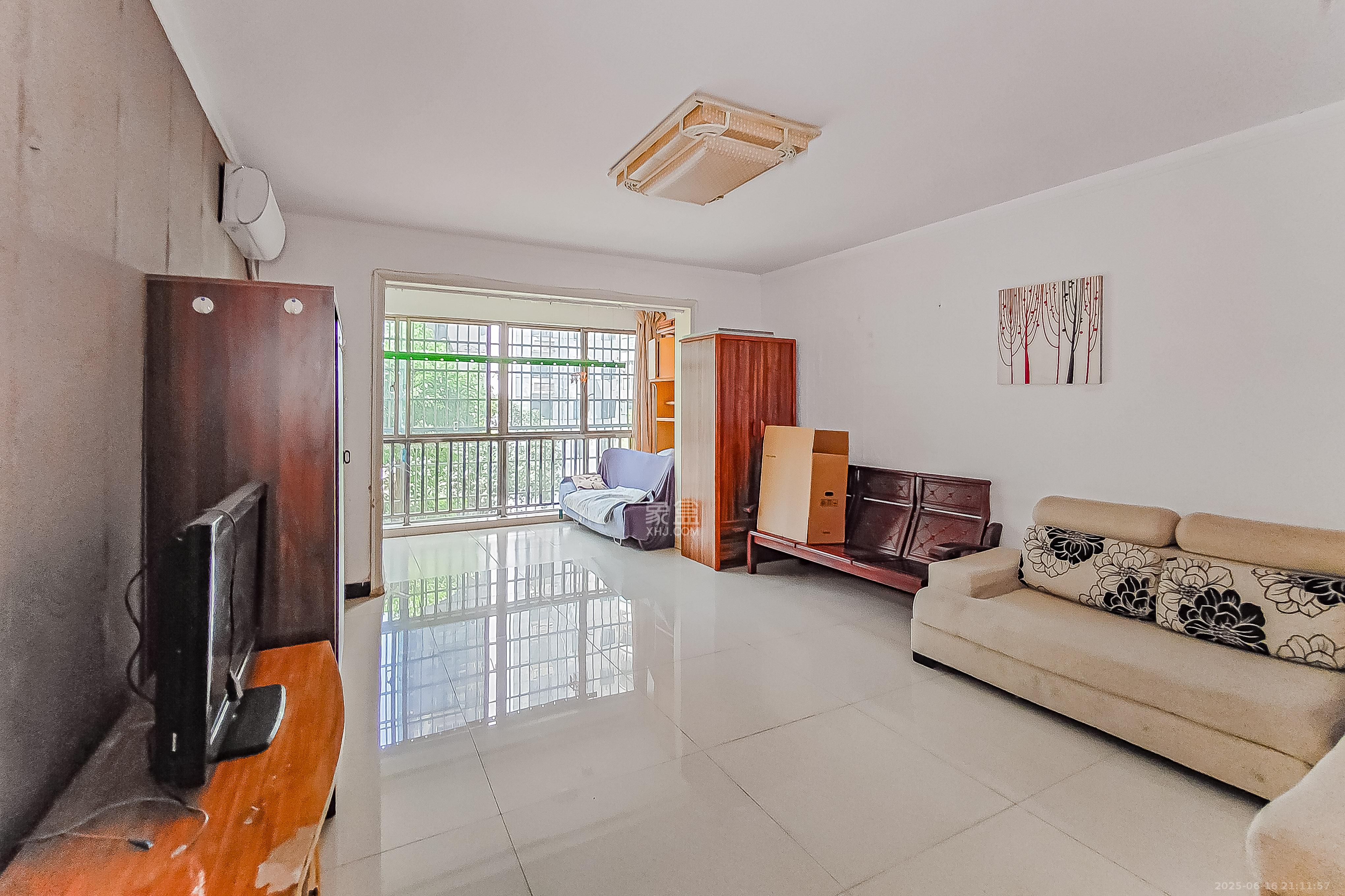 中天枫景园  2室2厅1卫    188.0万 中天枫景园  2室2厅1卫    188.0万客厅