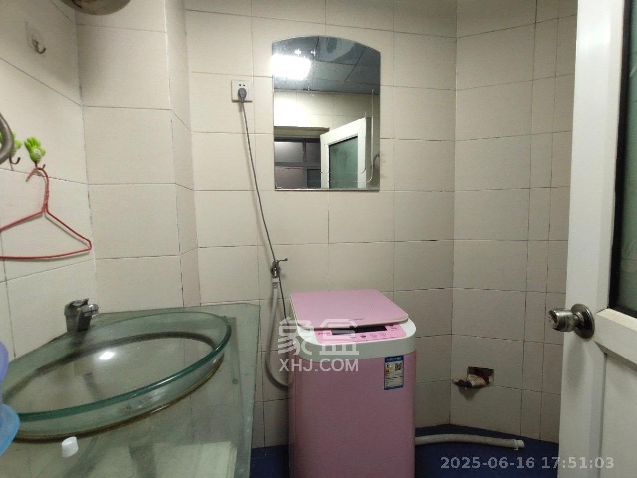 三和家园  1室1厅1卫    1300.0元/月室内图