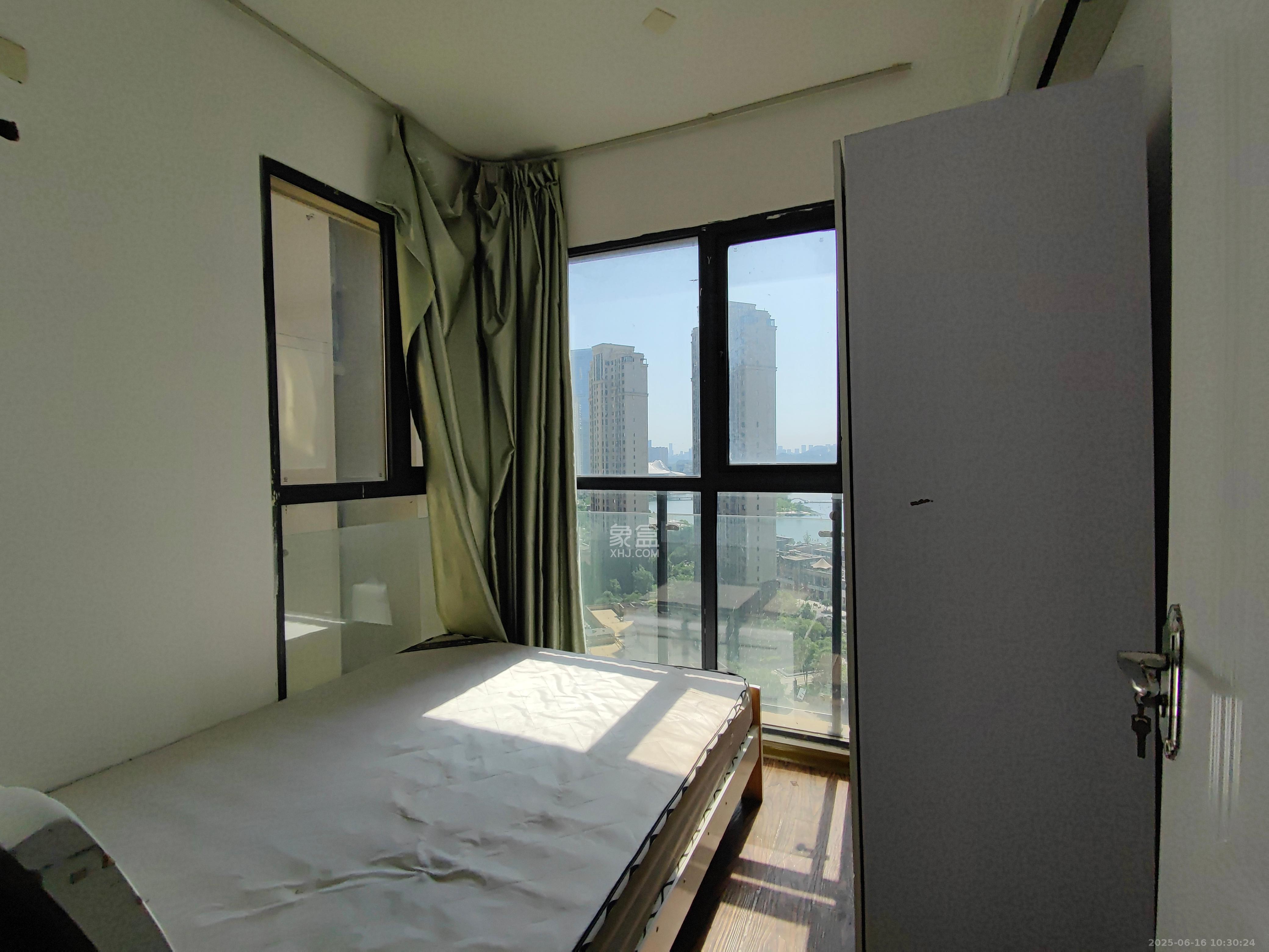 中建梅溪湖中心  4室2厅2卫   3000.00元/月室内图