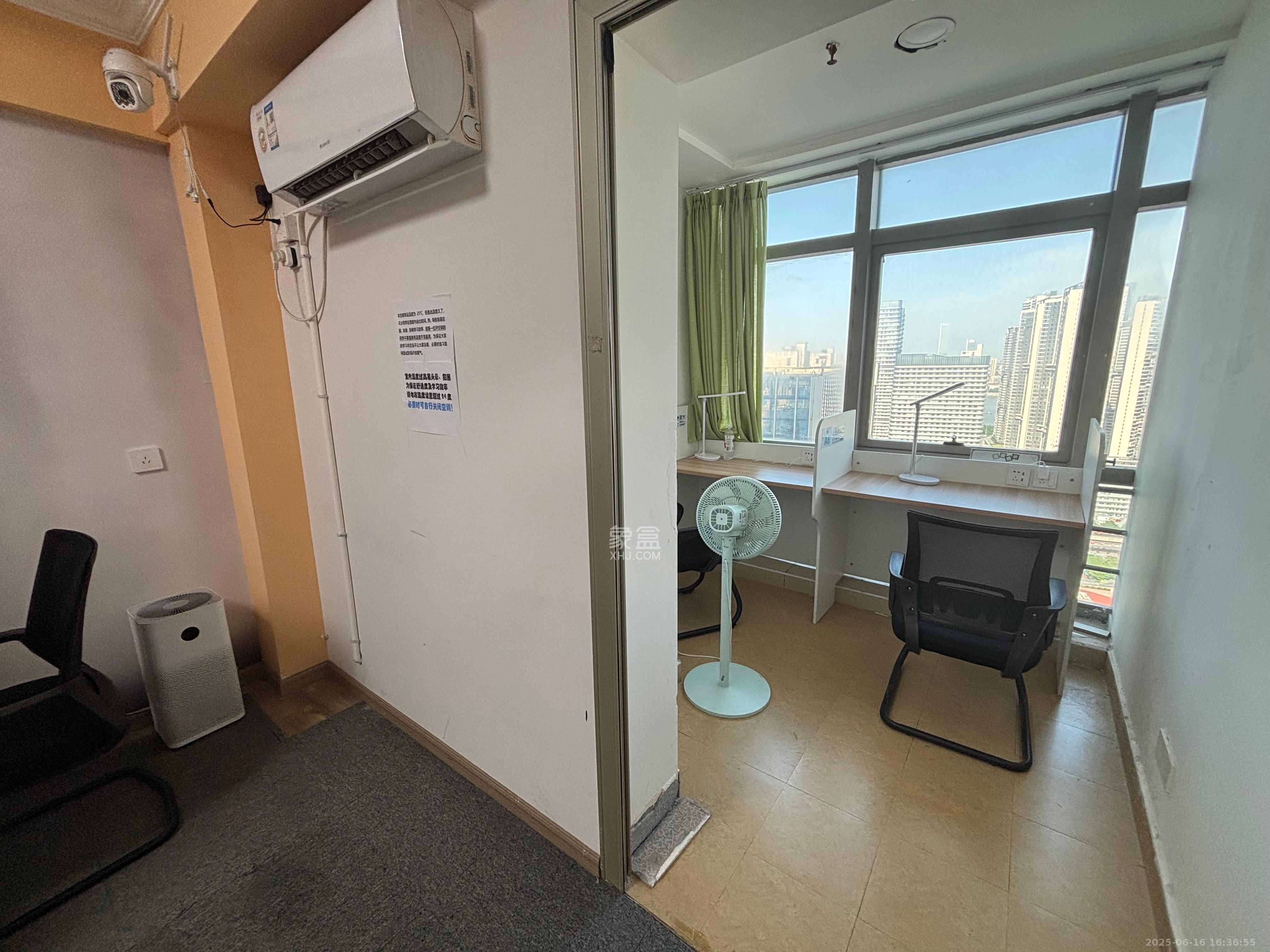 奥克斯广场 1室1厅1卫 6400.0元/月 奥克斯广场 1室1厅1卫 6400.0元/月室内图