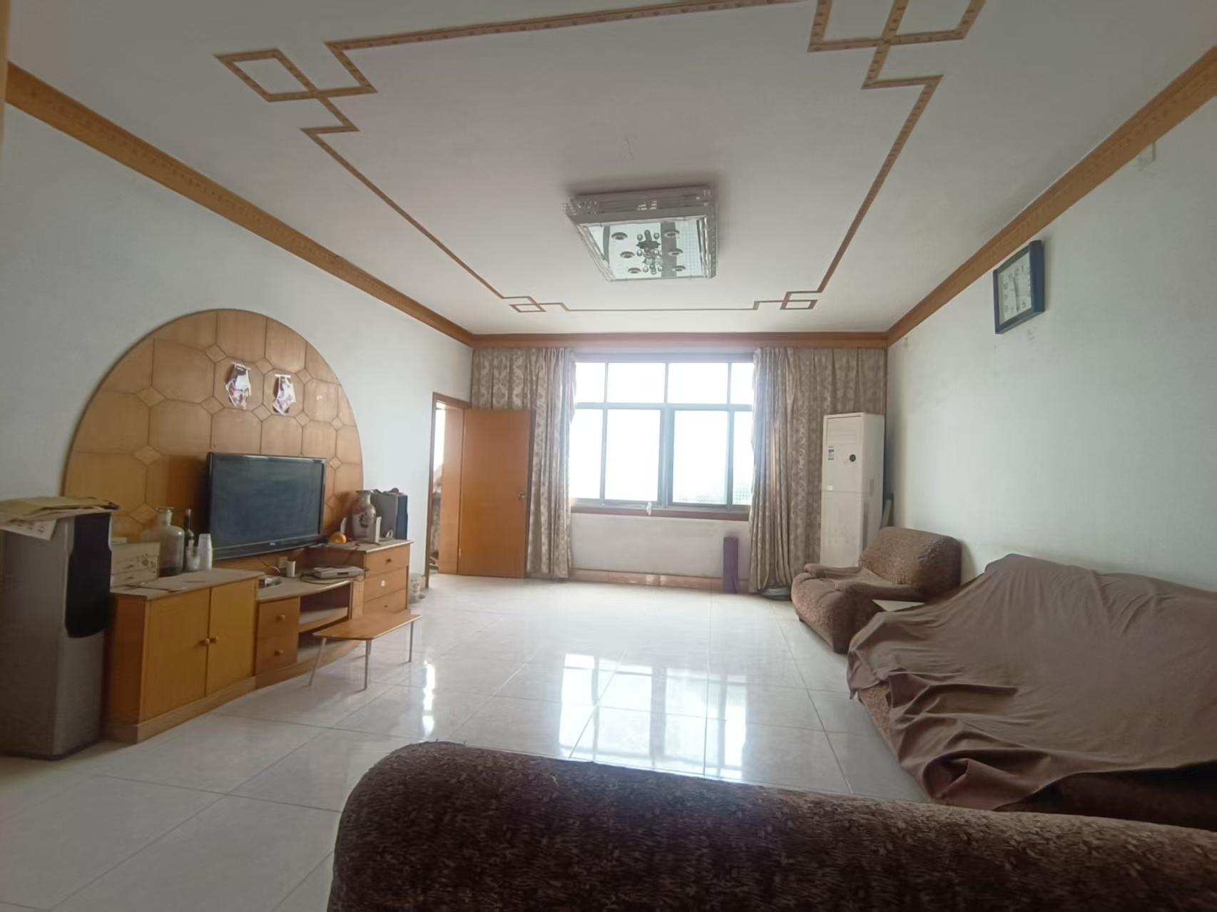 桃花仑办事处康富路社区 4室2厅2卫 36.0万 桃花仑办事处康富路社区 4室2厅2卫 36.0万室内图