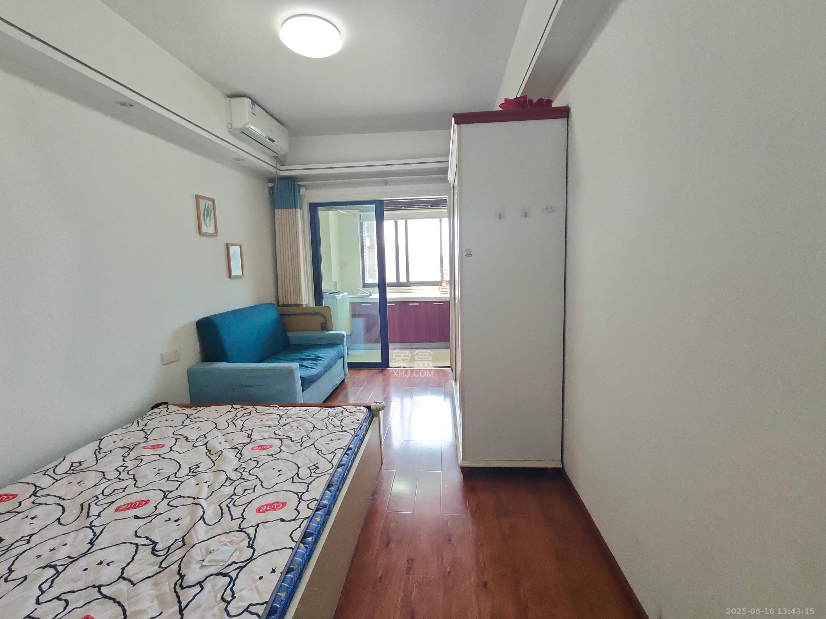 中建木莲工社  1室1厅1卫    1700.0元/月