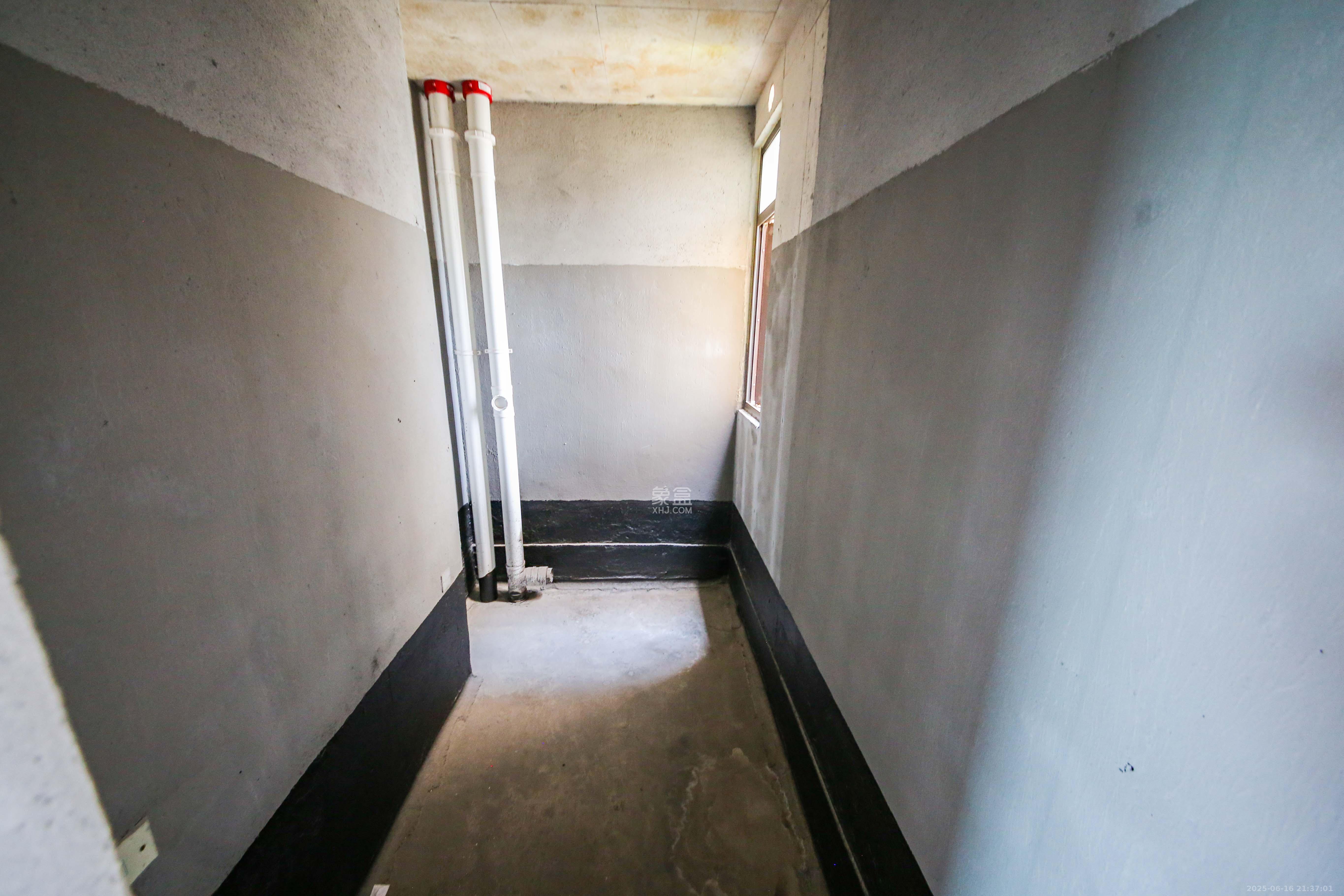 兴铁湘府和园 4室2厅2卫 280.0万 兴铁湘府和园 4室2厅2卫 280.0万卫生间