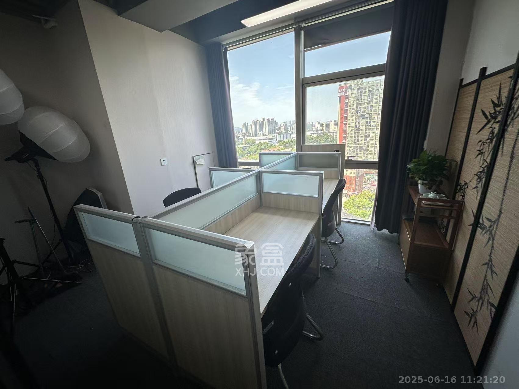 奥克斯广场   115.86㎡      7000.0元/月室内图