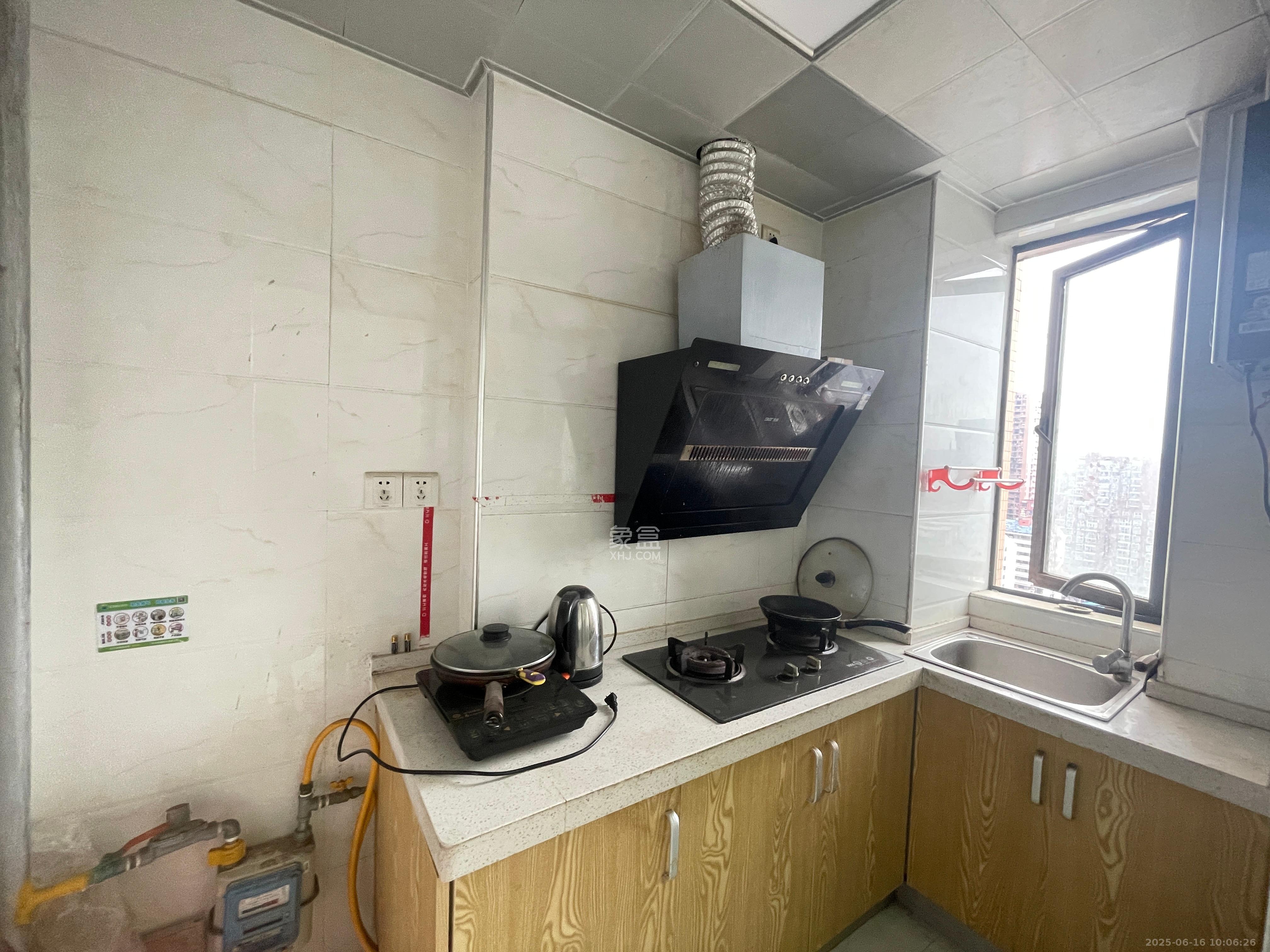 和隆花半里  1室0厅0卫    1400.0元/月 和隆花半里  1室0厅0卫    1400.0元/月室内图