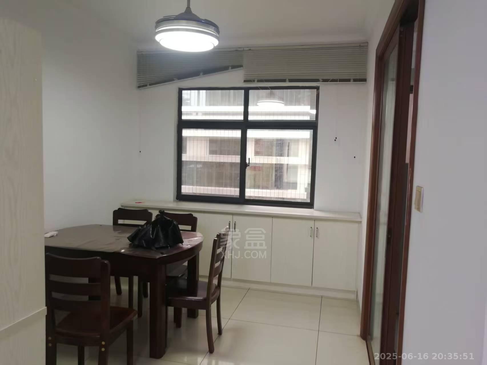 武广国际学苑 3室2厅2卫 2500.0元/月 武广国际学苑 3室2厅2卫 2500.0元/月室内图