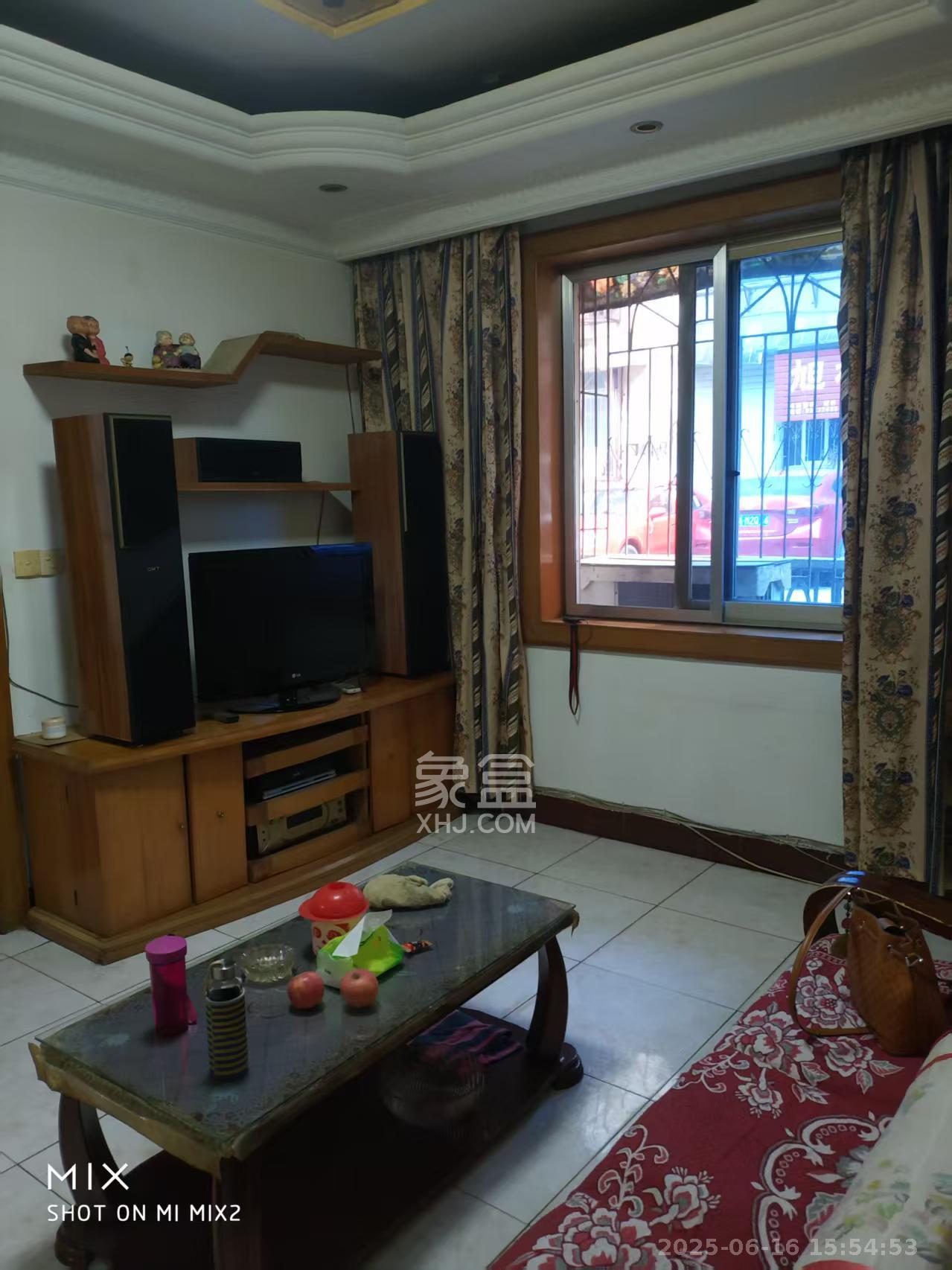 德雅村邮电器材宿舍 4室2厅1卫 1800.0元/月 德雅村邮电器材宿舍 4室2厅1卫 1800.0元/月室内图