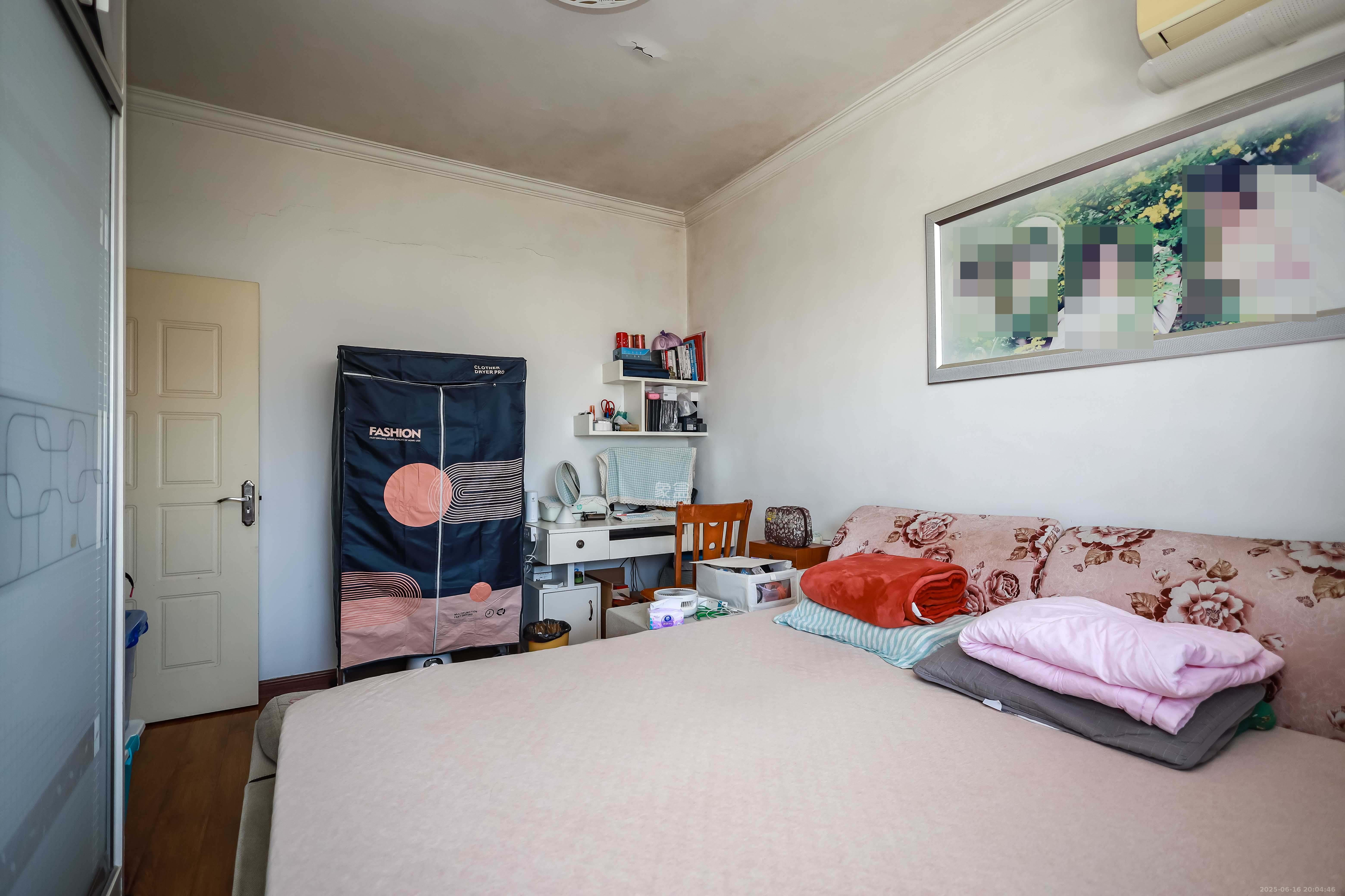 莱茵城 3室2厅1卫 72.0万 莱茵城 3室2厅1卫 72.0万卧室