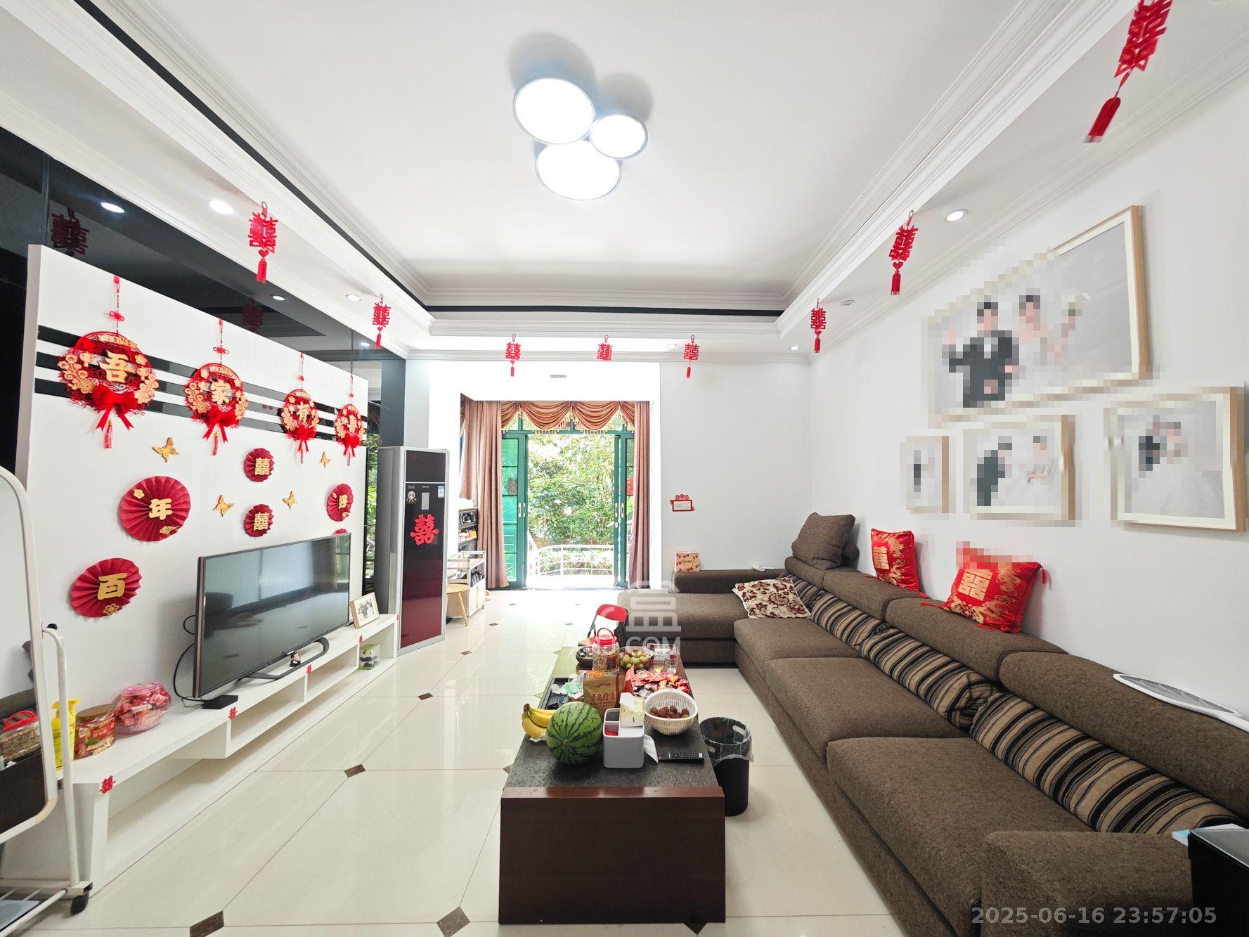 恒大城  3室2厅2卫    86.8万客厅